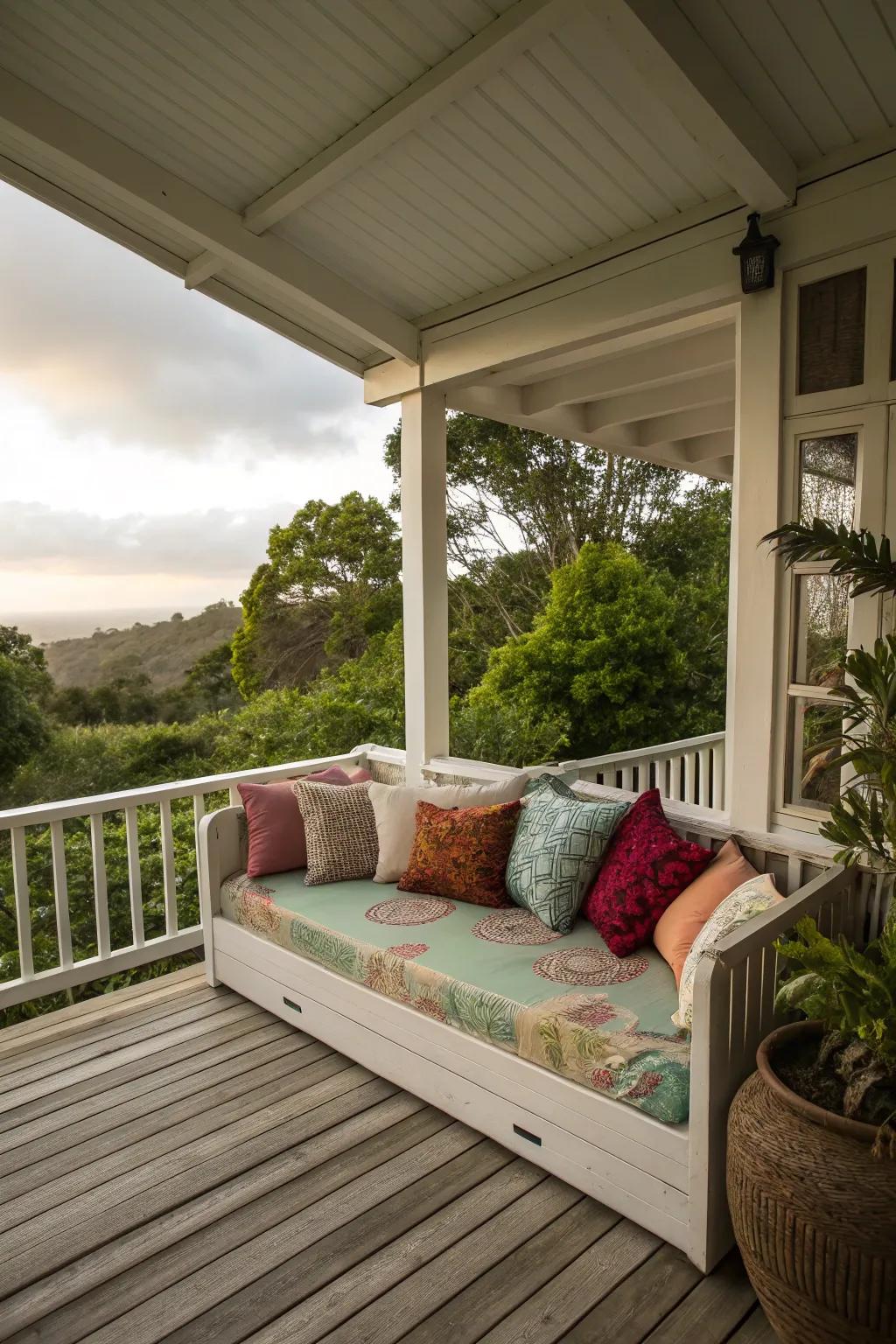 A built-in daybed is the ultimate spot for relaxation.