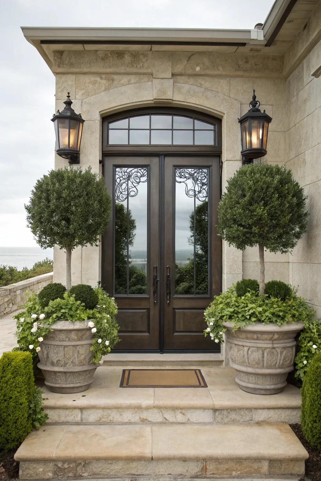 Symmetrical arrangements provide a pleasing and balanced entrance.