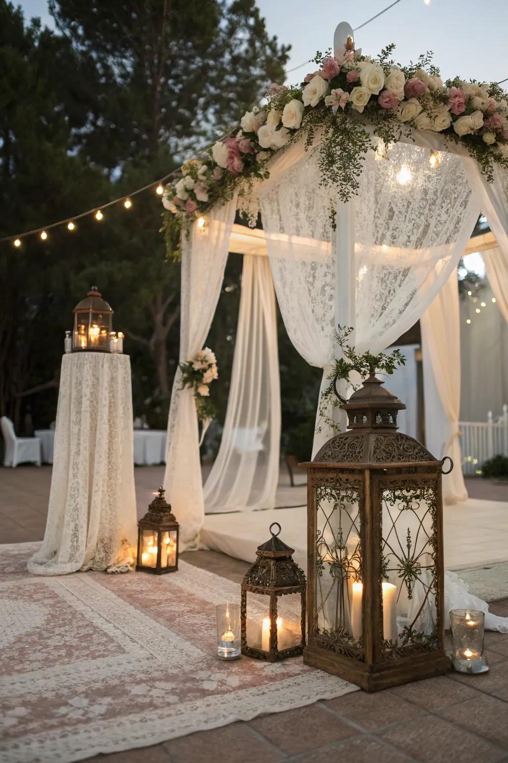 Vintage vibes with timeless charm in this mandap setting.