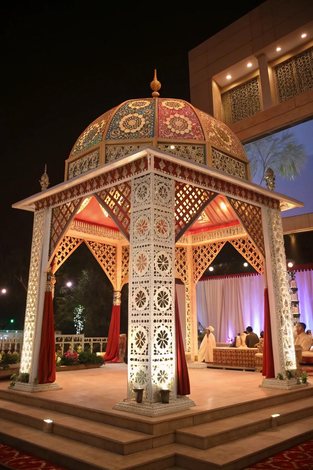 Geometric patterns bringing a modern twist to this mandap.