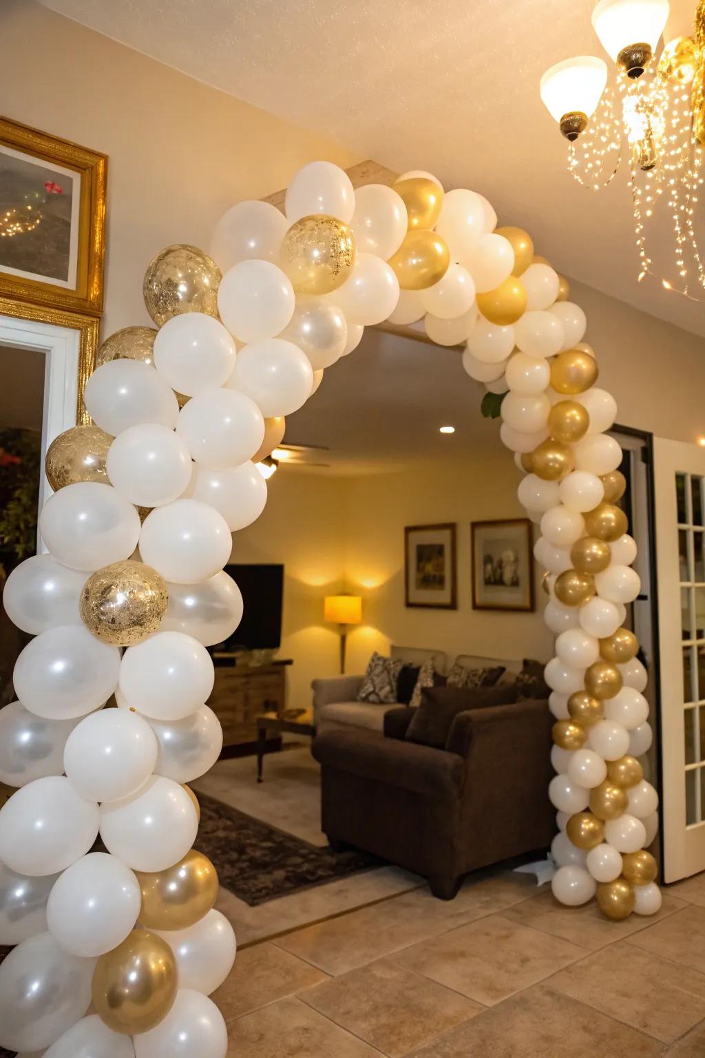 A sophisticated monochrome balloon arch for a touch of elegance.