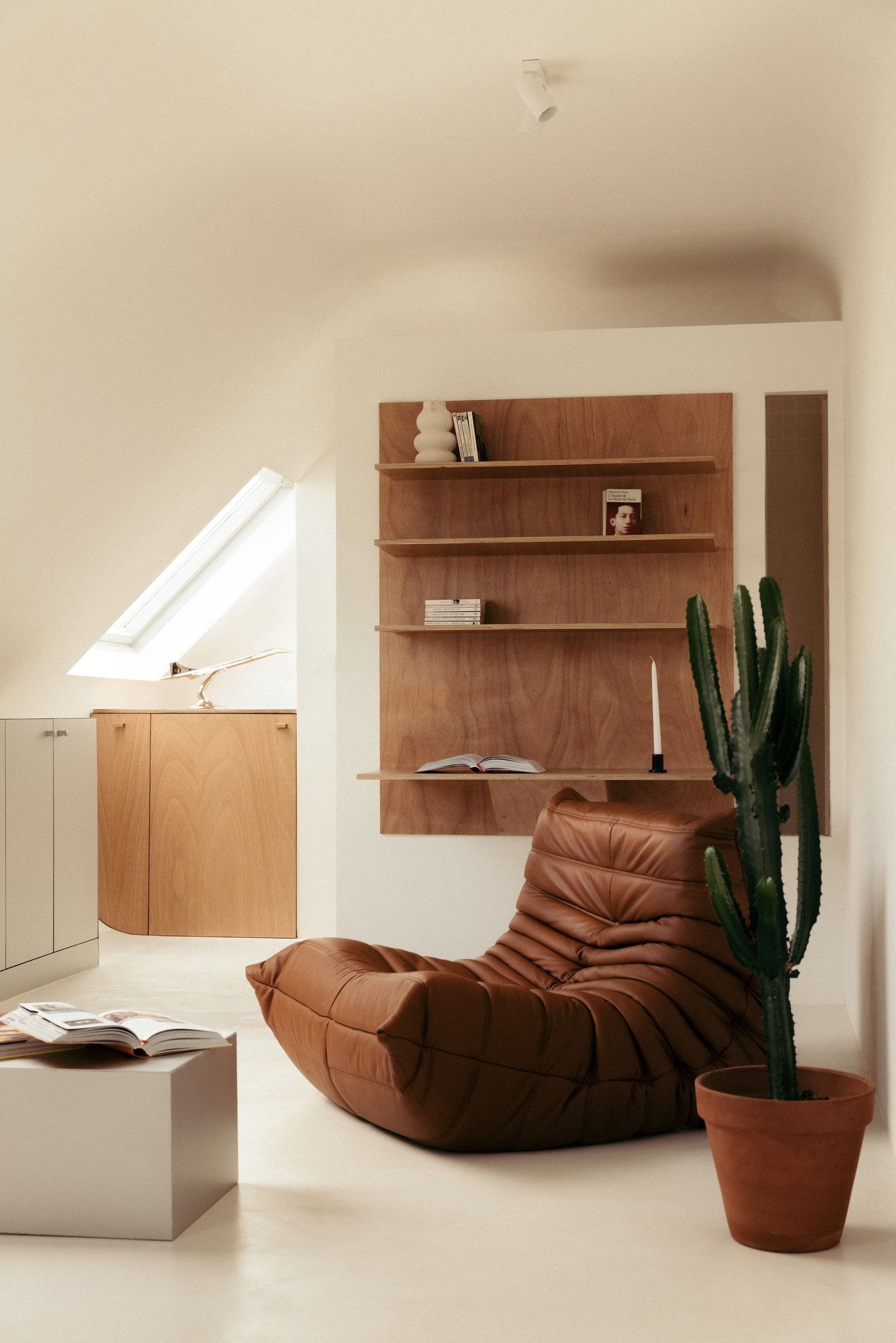 6 small, finely appointed apartments and studios - Less than 35m²