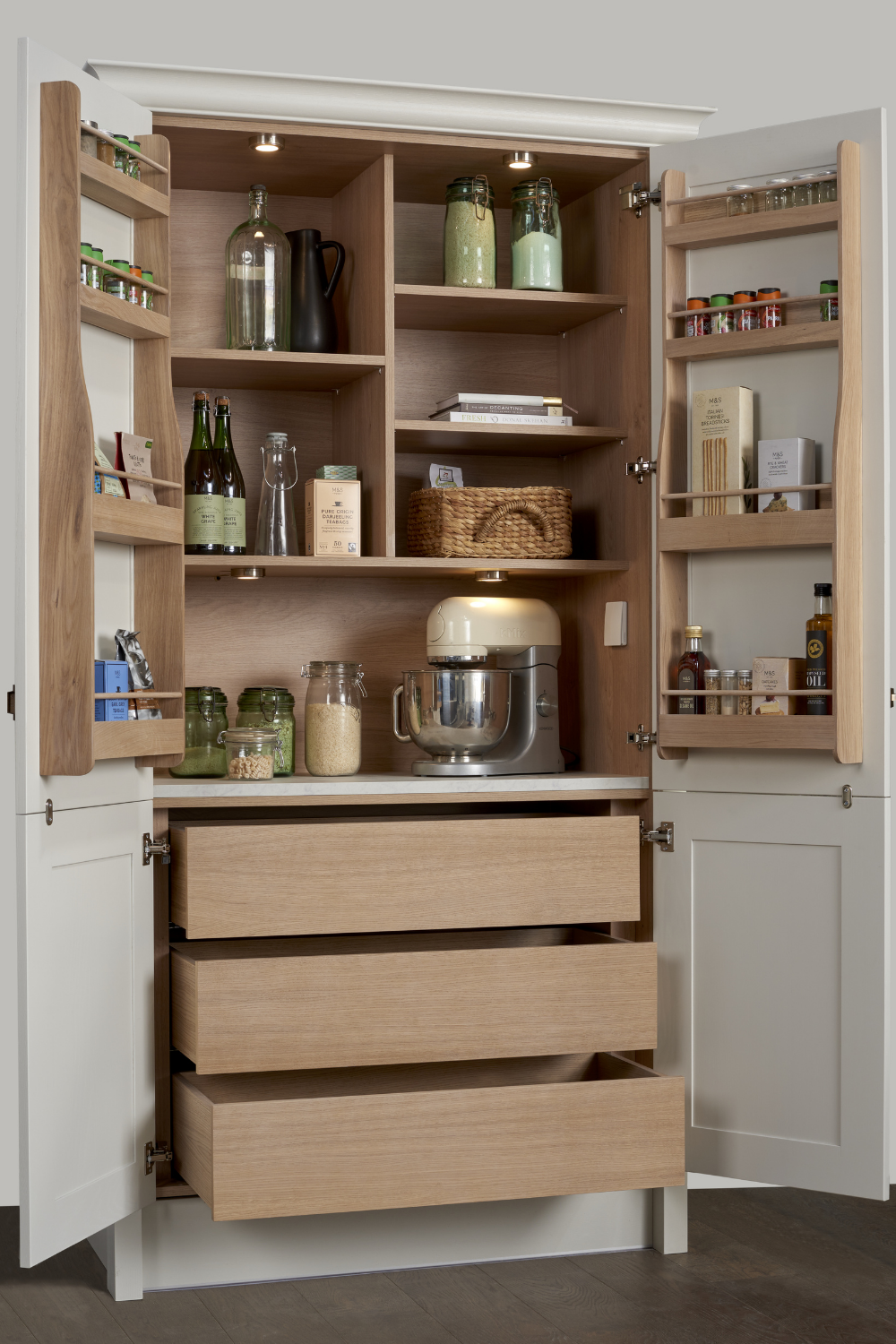 Howdens Larder Pantry