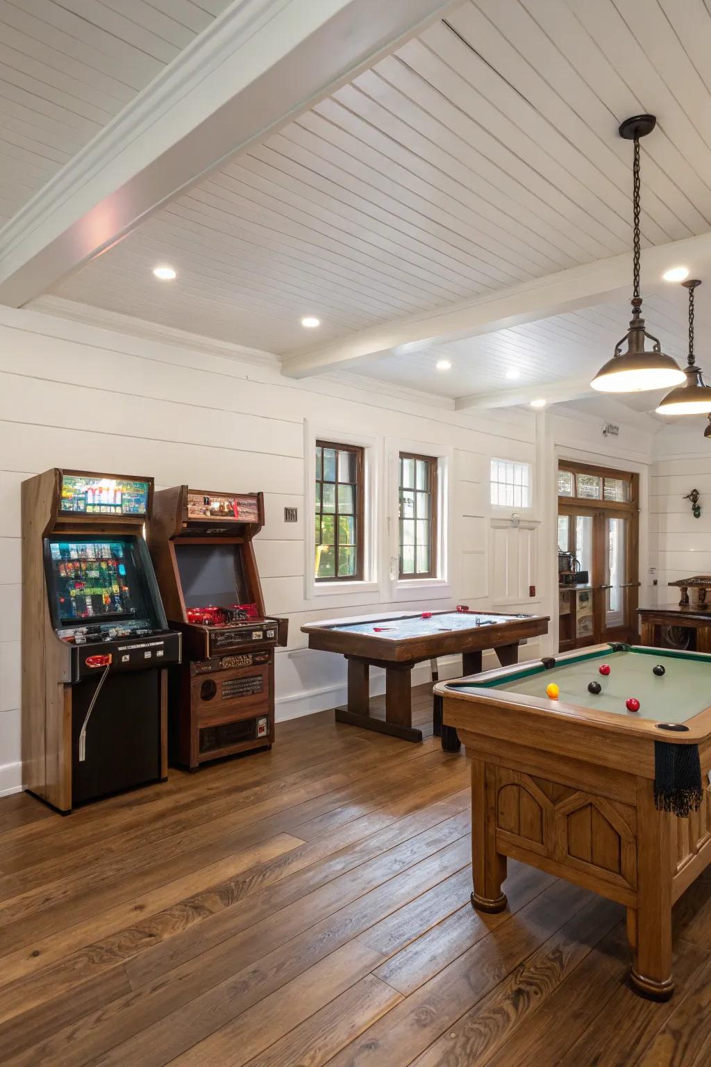 White walls paired with wooden elements create a natural, clean look.