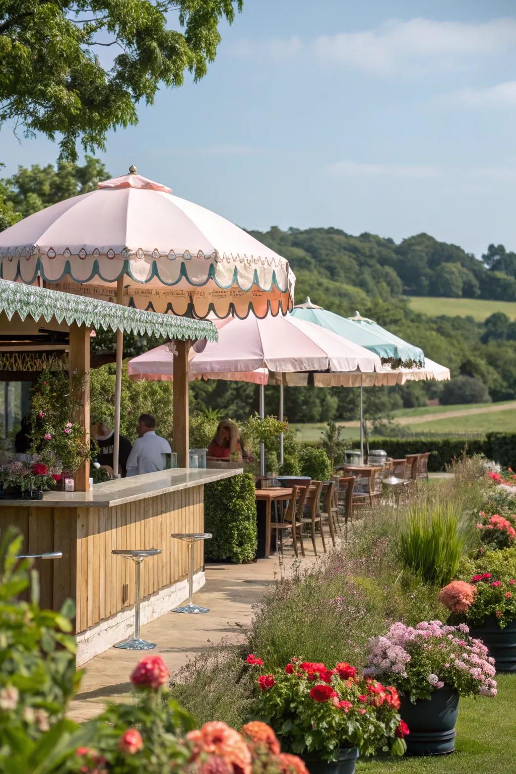 Stylish shade solutions for a garden bar.