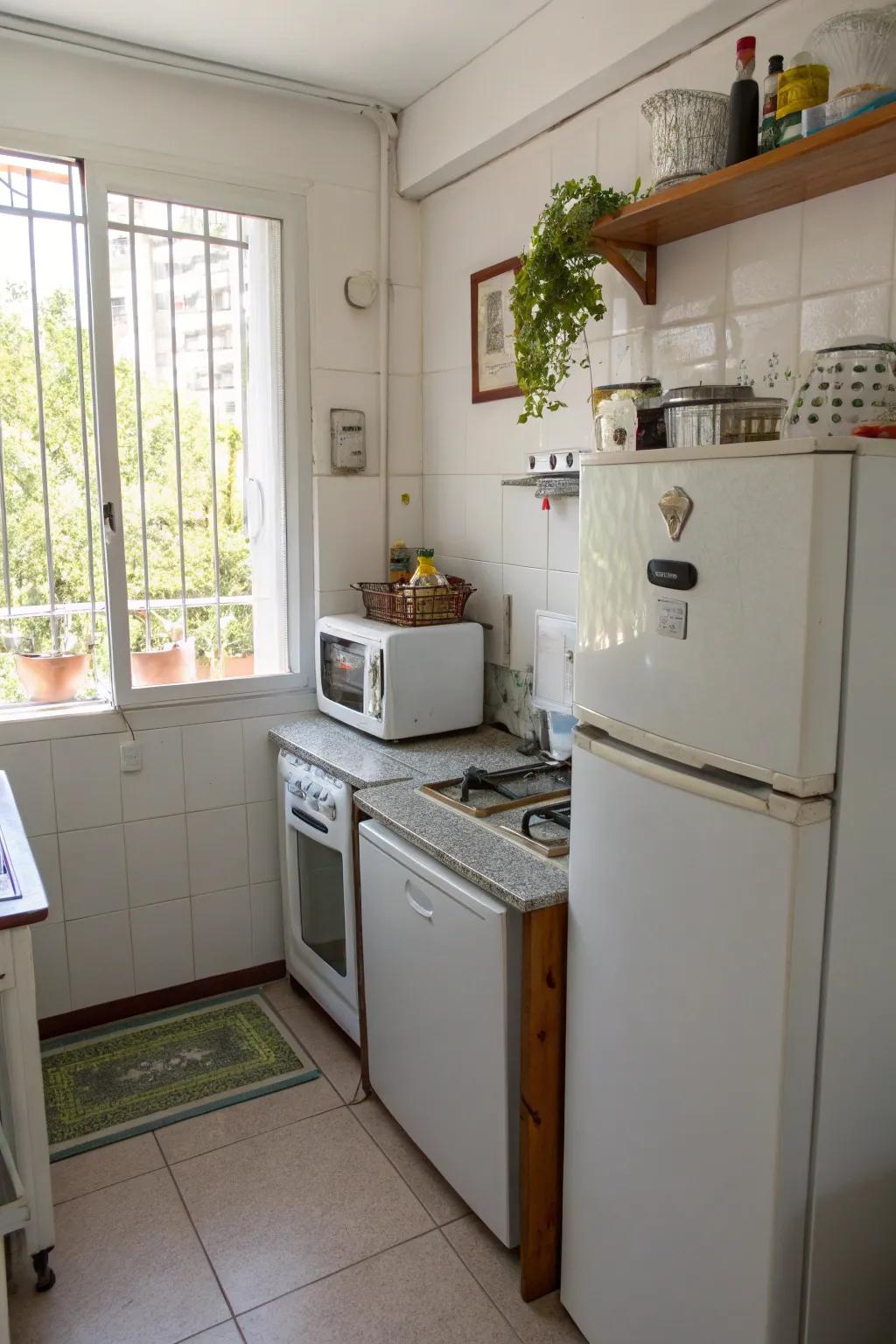Scaled-down equipment optimizes the space inside this effective cooking space.