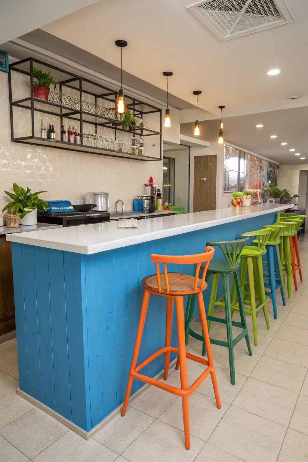 A pop of color brings vibrancy to the kitchen bar.
