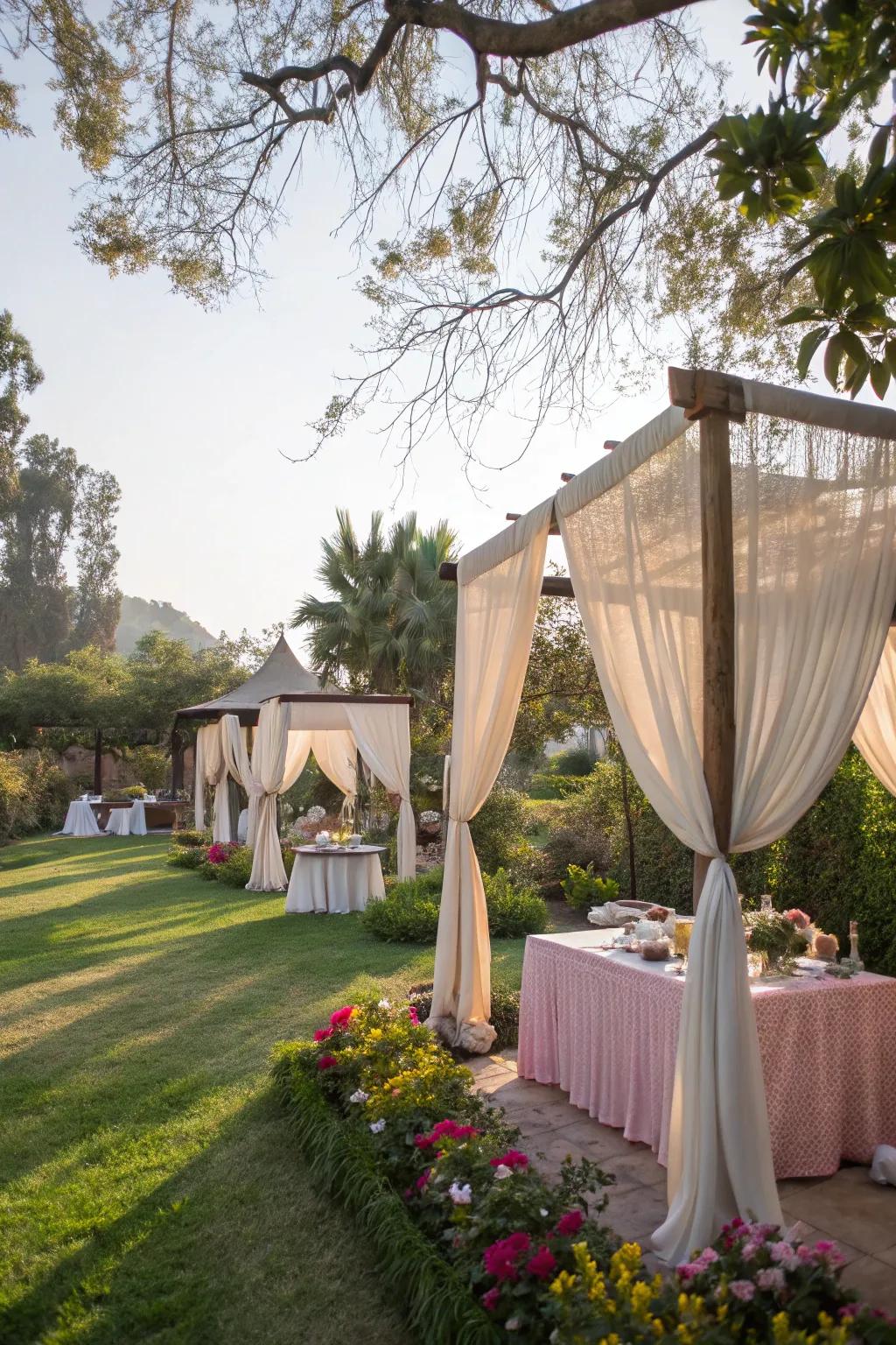 Concealed shelters conjure a snug and close ambiance for attendees.