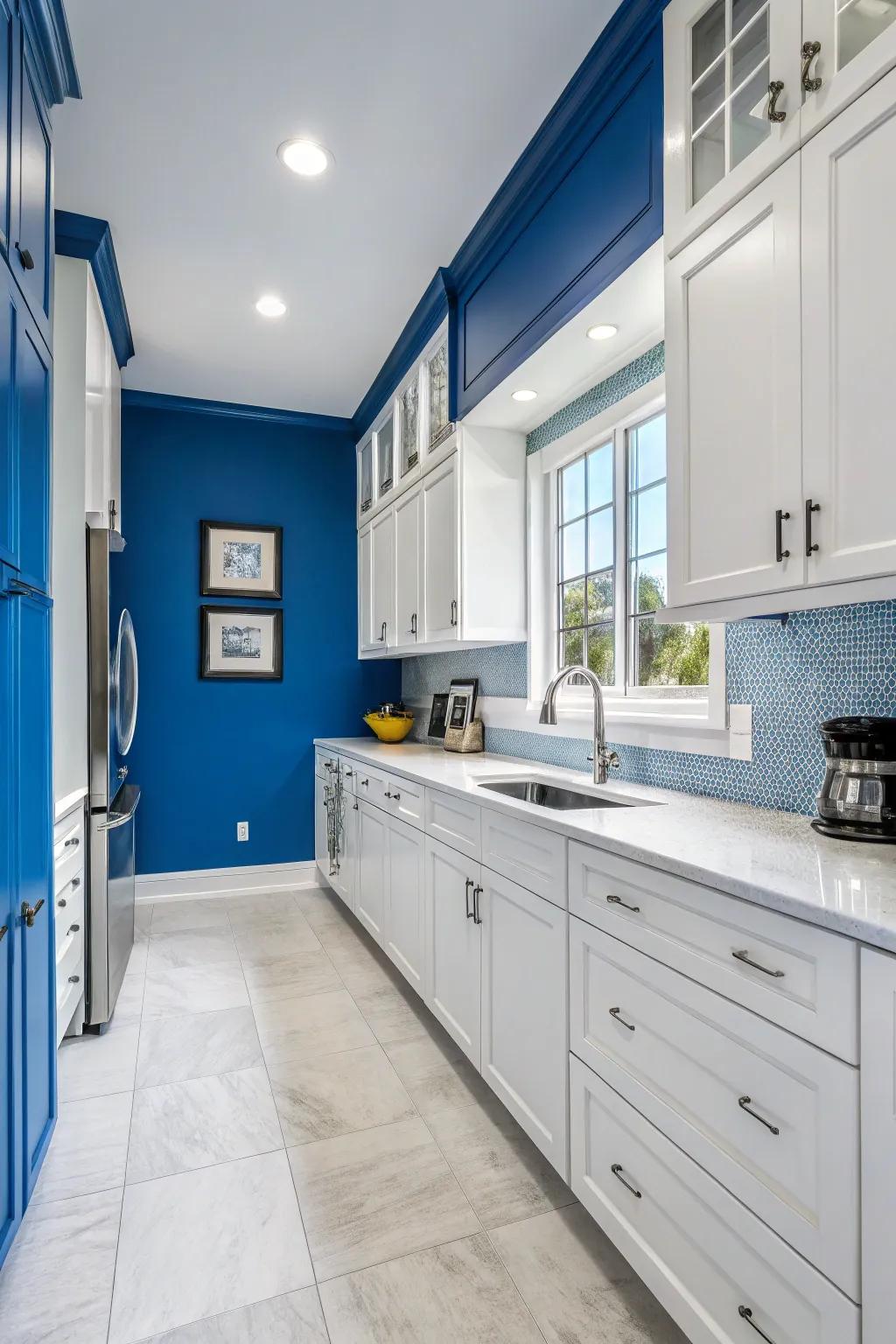 Striking azure walls create a dramatic kitchen backdrop.