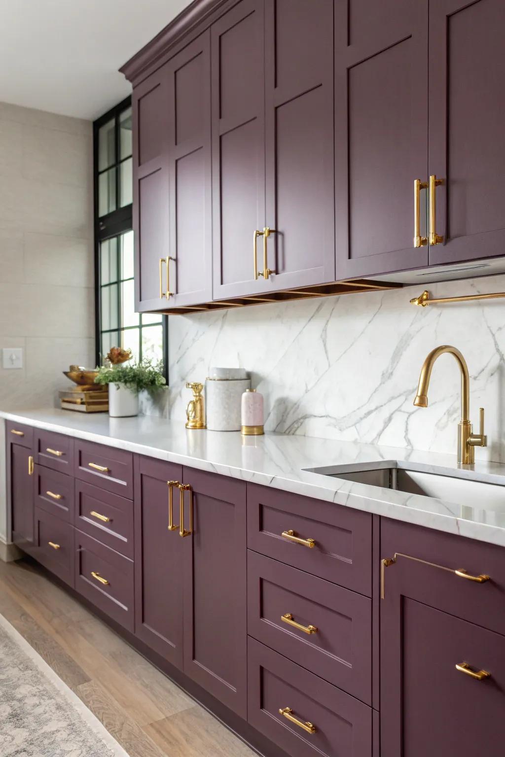 Violet cabinets matched with golden accents bring grandeur to the cooking space.