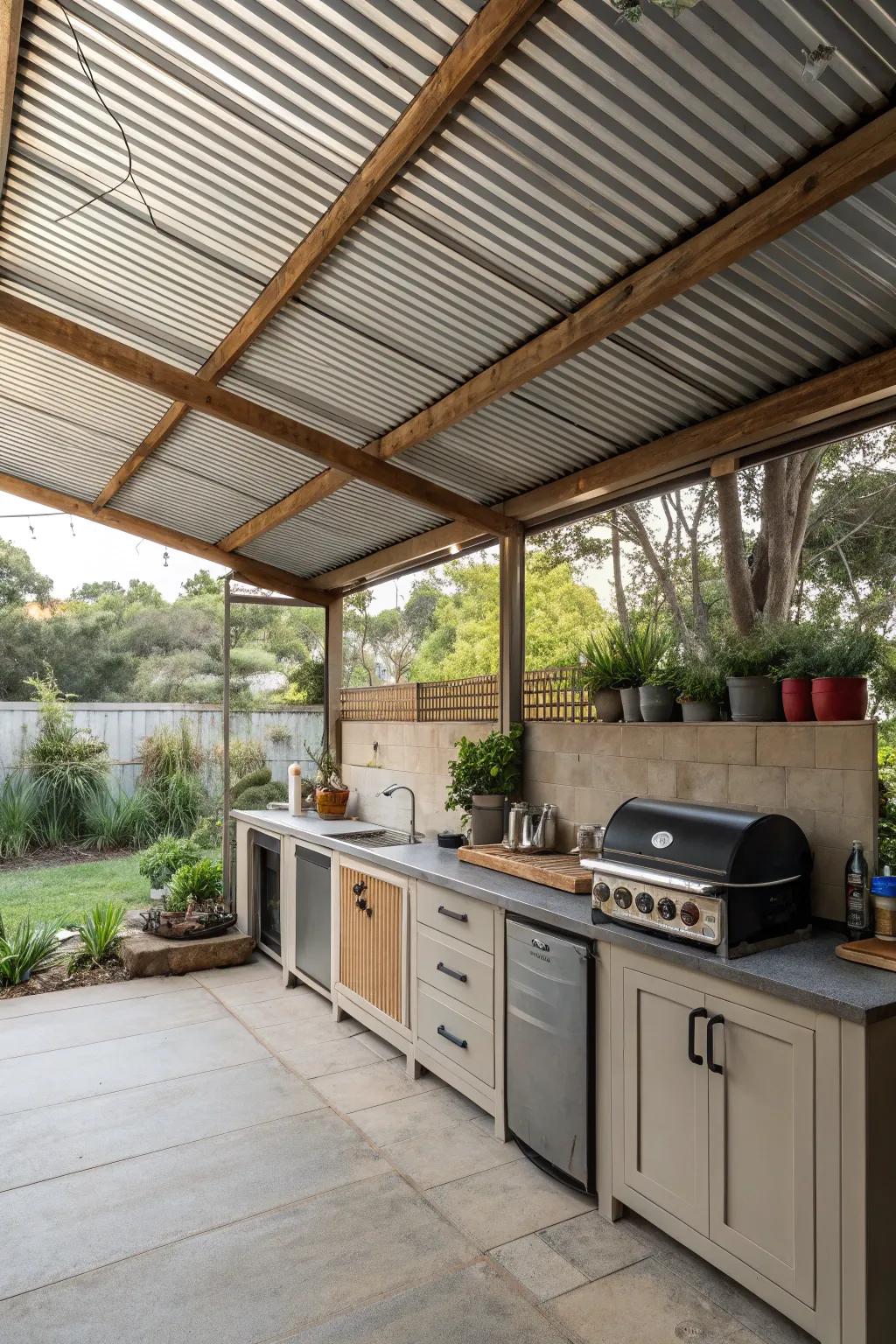 A cleverly roofed kitchen area that maintains its airy feel.