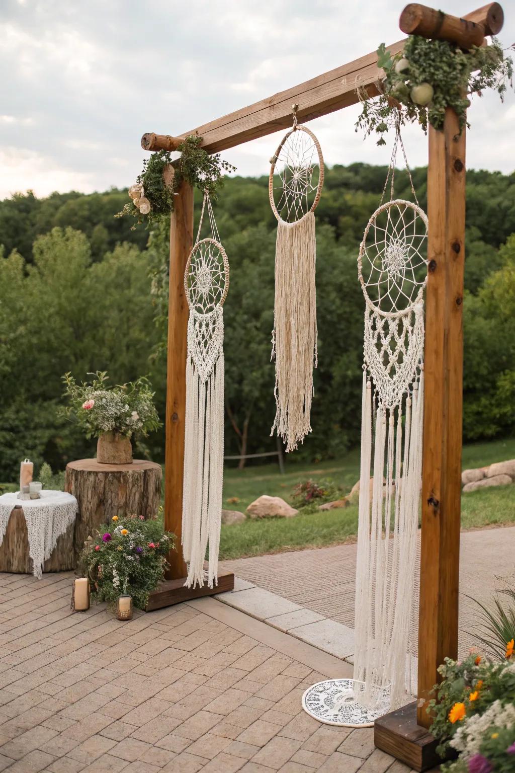 Bohemian elements, like macramé, bring a carefree vibe to your special day.