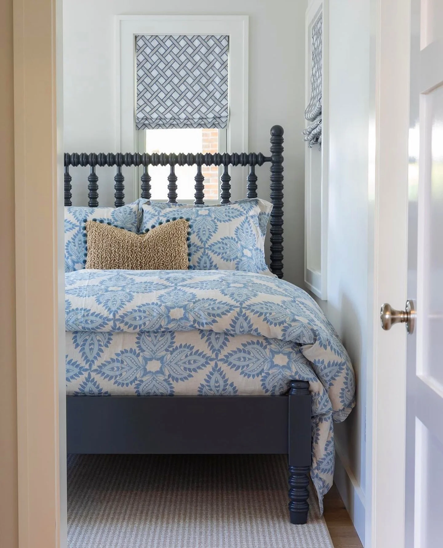 5. Classic Blue & White Cottage Bedroom (Beautiful Bedroom Ideas)