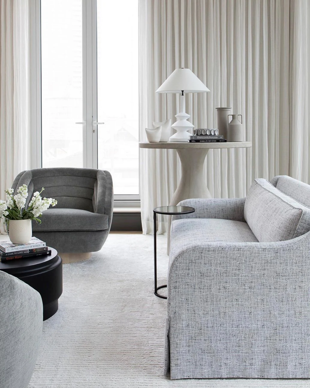 8. Minimalist Gray Seating with Sculptural Decor (Gray Furniture Living Room Ideas)