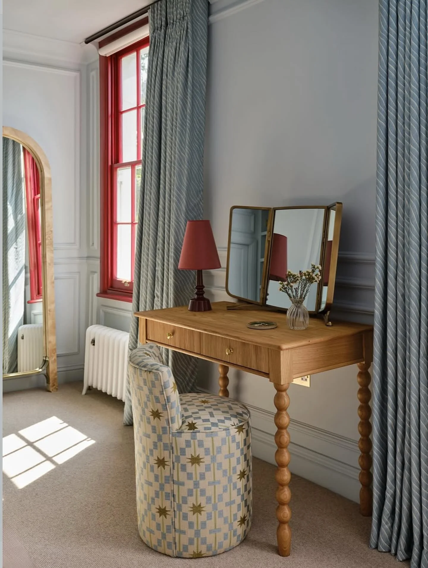 5. Light Blue Dressing-Table Workspace with Red Window Trim Pop (Light Blue Office Ideas)