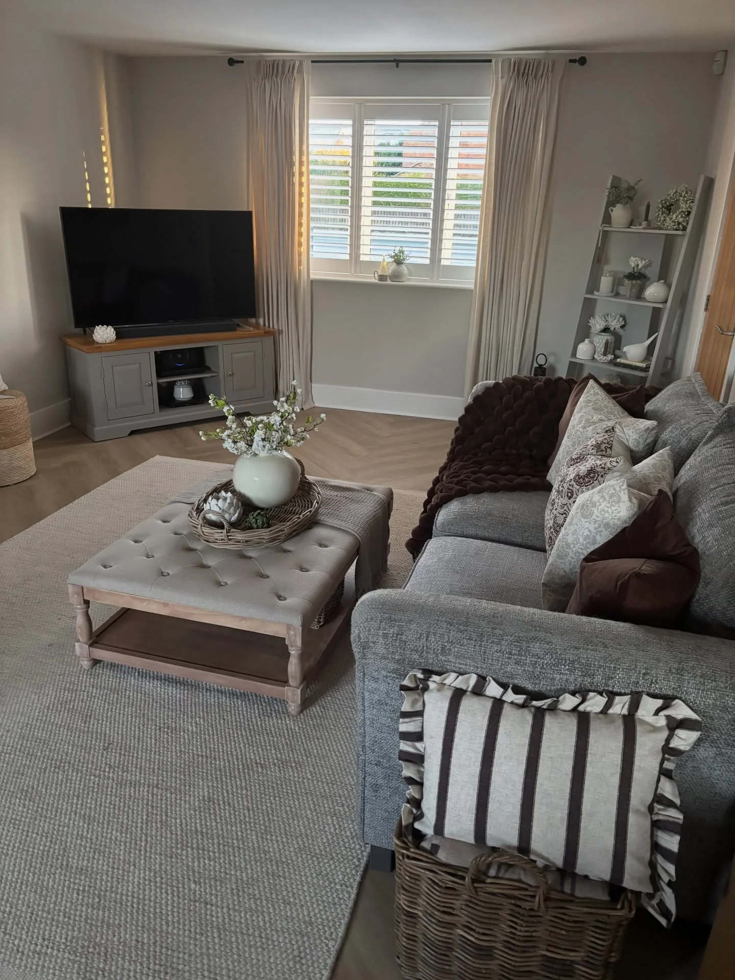 2. Soft Grey Living Room with Cozy Neutrals & Layered Textures (Grey Walls Living Room Ideas)