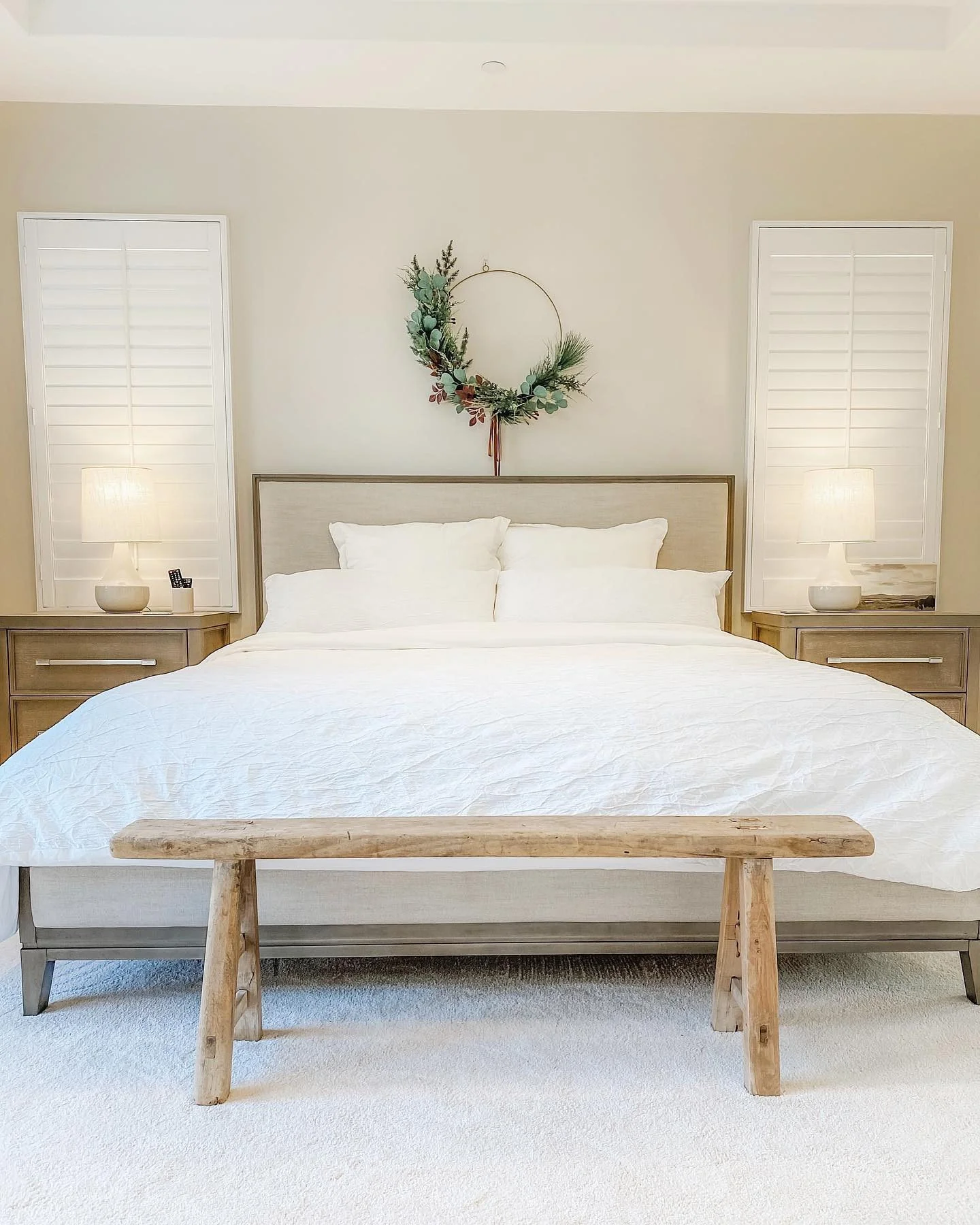 11. Soft Neutral Bedroom with Classic Symmetry (Natural Bedroom Ideas)