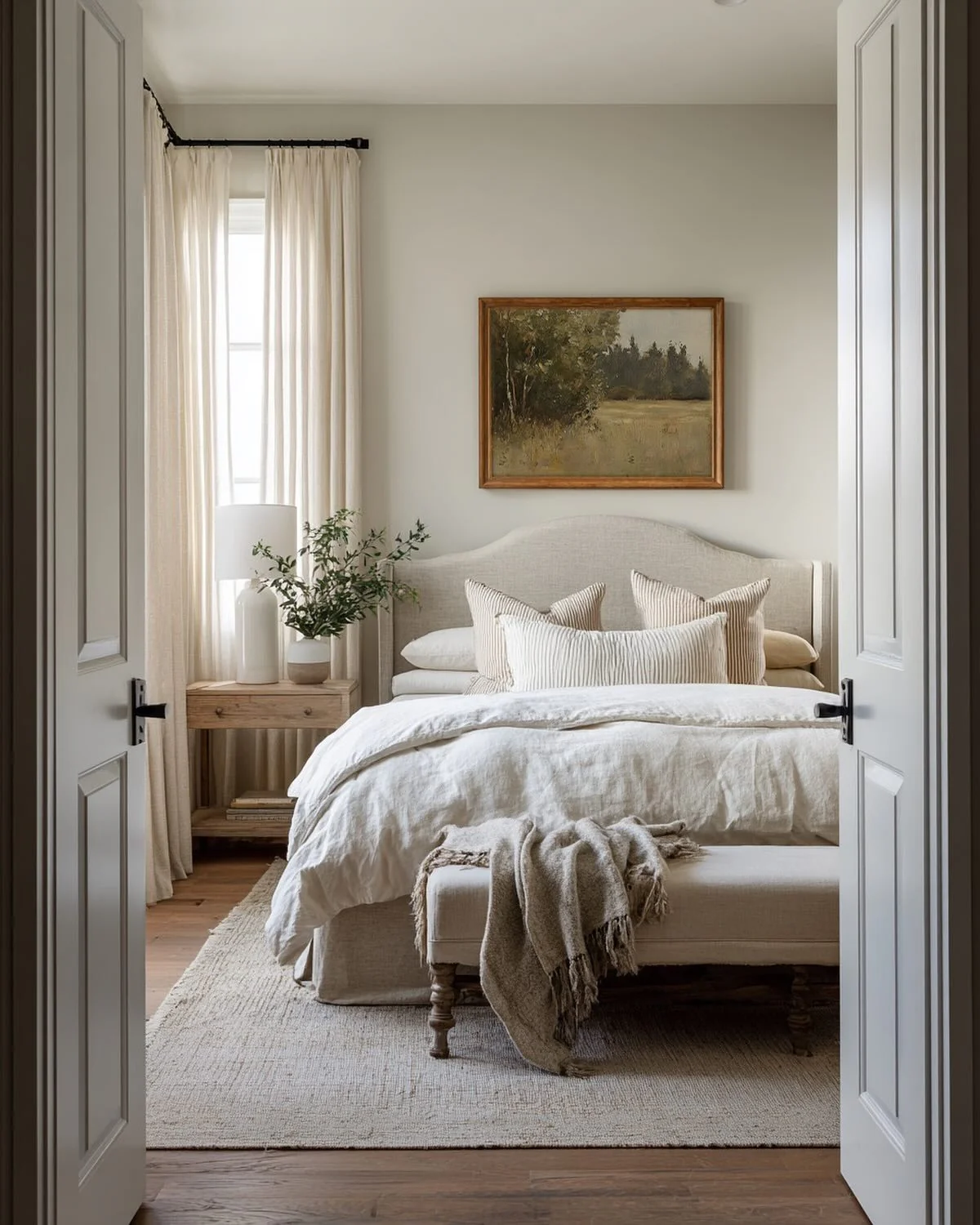 17. Classic Neutral Bedroom with Traditional Details (Natural Bedroom Ideas)