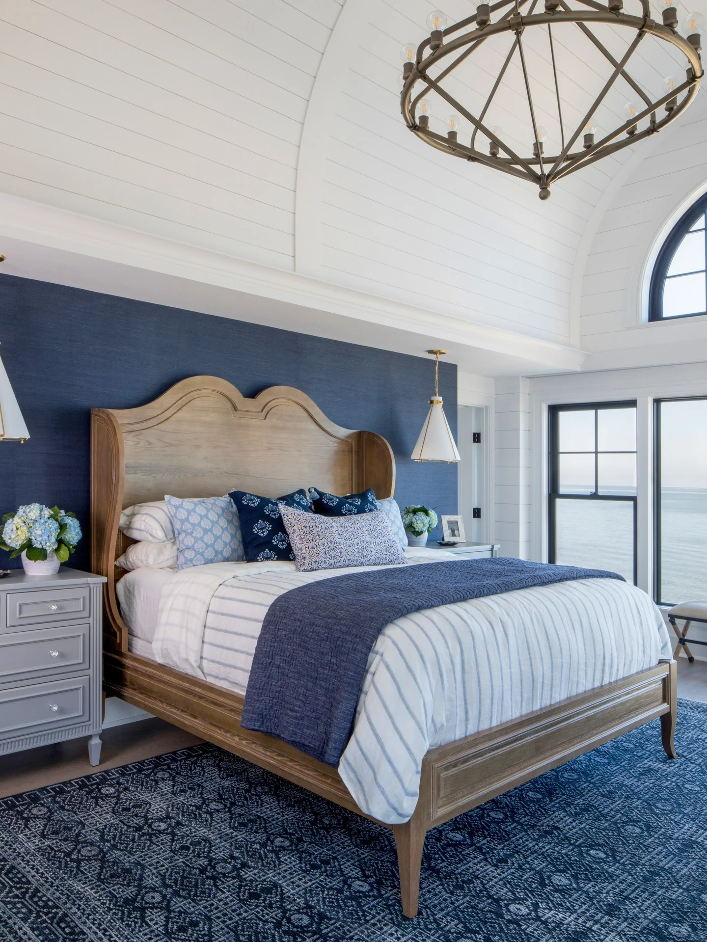 14. Elevated Ocean Style in Navy and Driftwood (Ocean Bedroom Ideas)