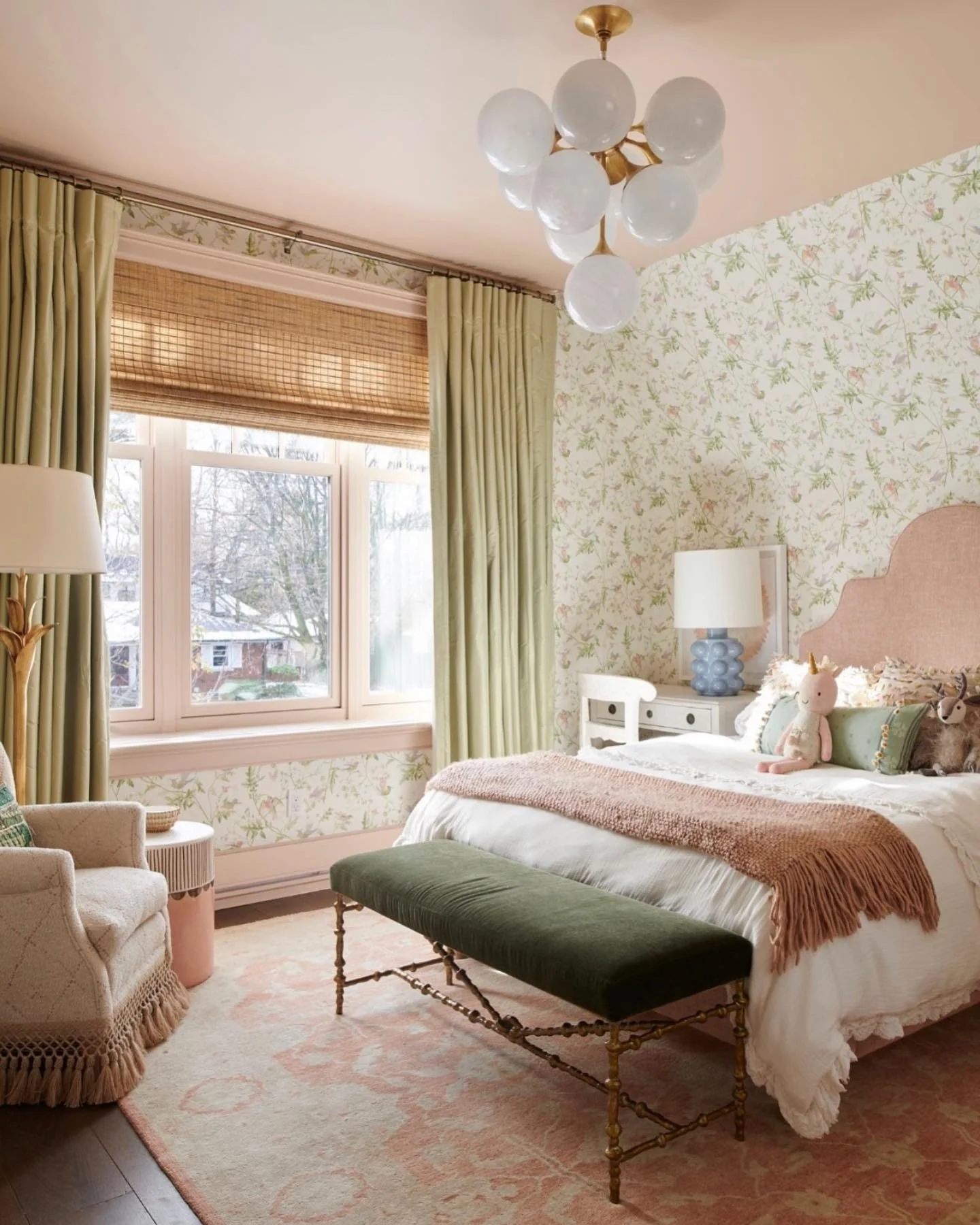 9. Elegant Floral Pink and Green Bedroom Retreat (Pink and Green Bedroom Ideas)