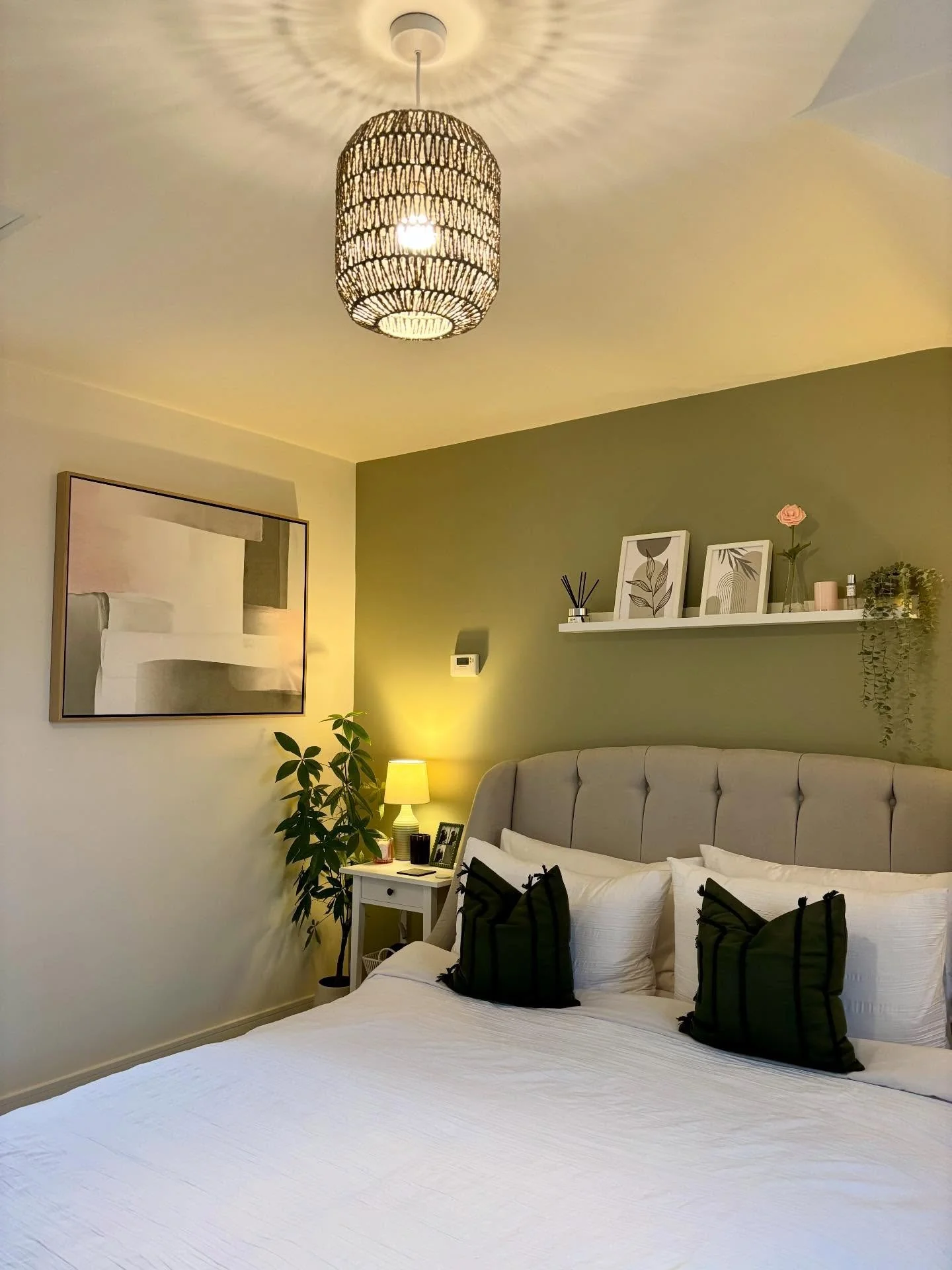 8. Sage Green Accent Wall with Gold Decor (Green and Gold Bedroom Ideas)