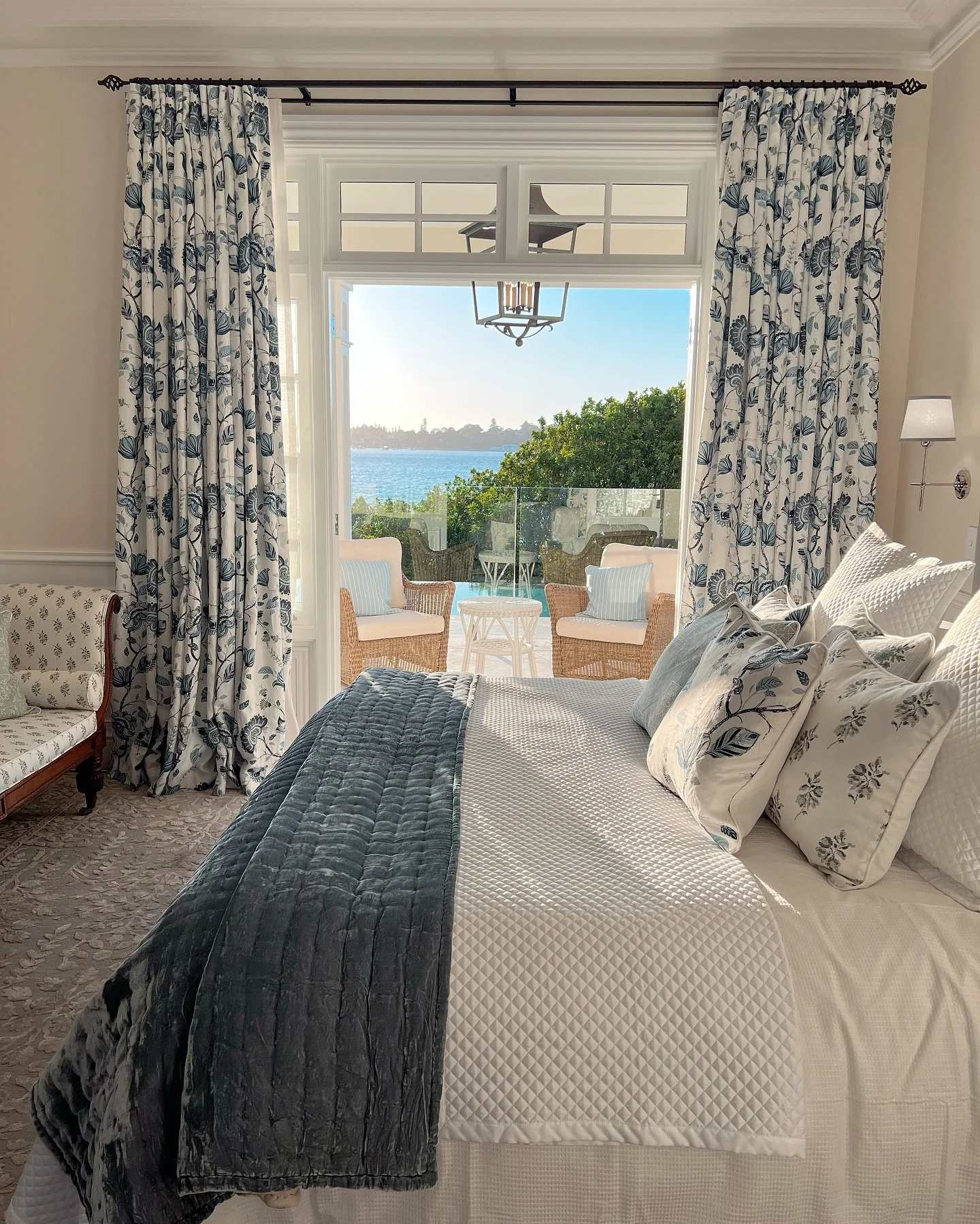 17. Coastal-Inspired Bedroom with Blue and White Curtains (Bedroom Ideas with Curtains)