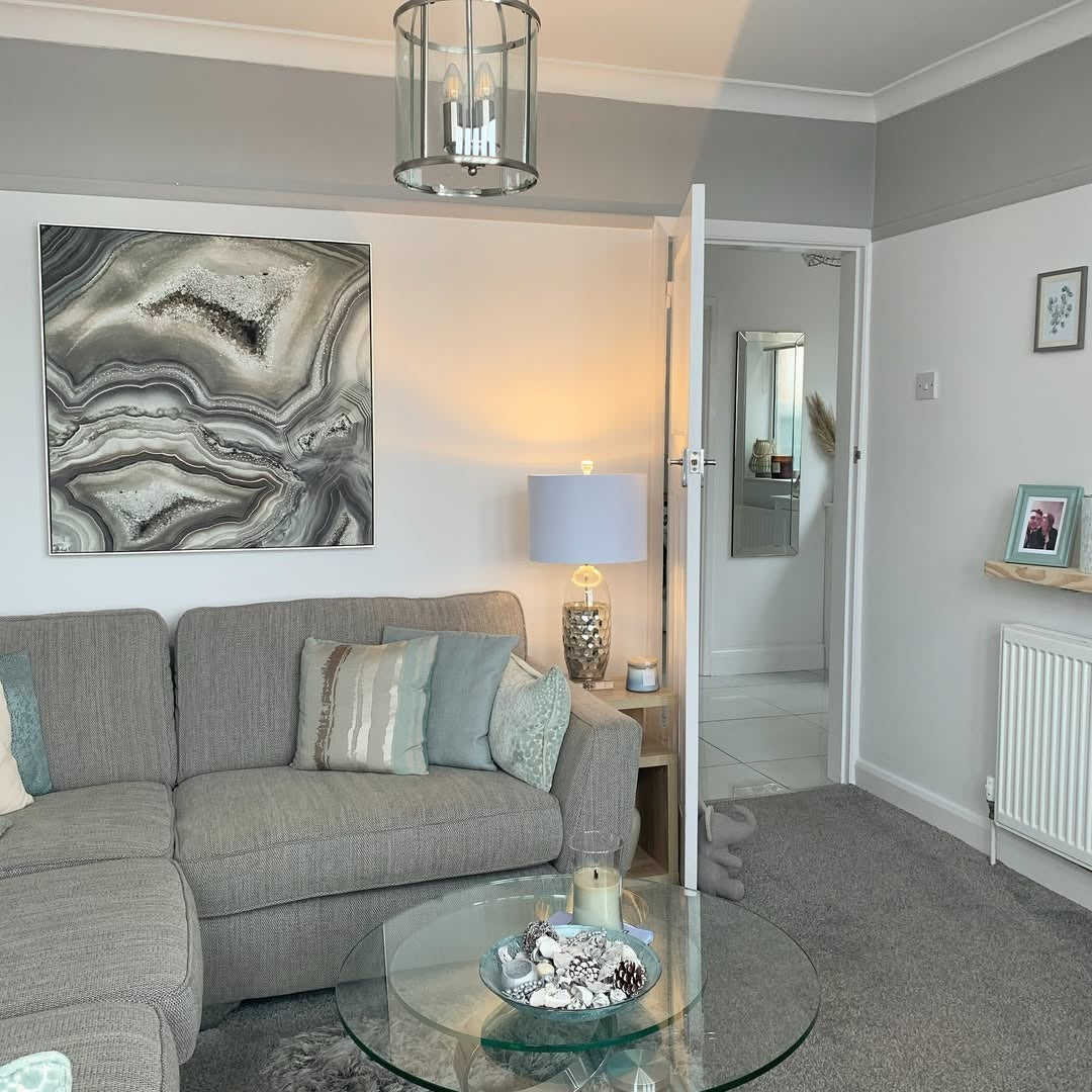 14. Contemporary Compact Lounge in Grey and Soft Blue (Lounge Living Room Ideas)