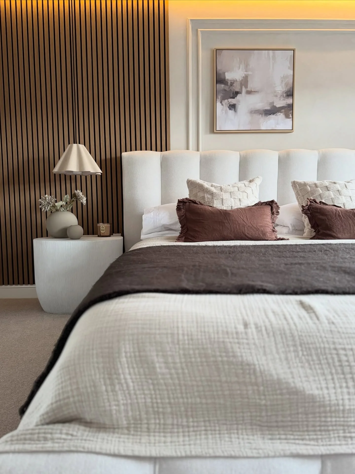 9. Contemporary White Bed with Vertical Wood Panel Feature (White Furniture Bedroom Ideas)