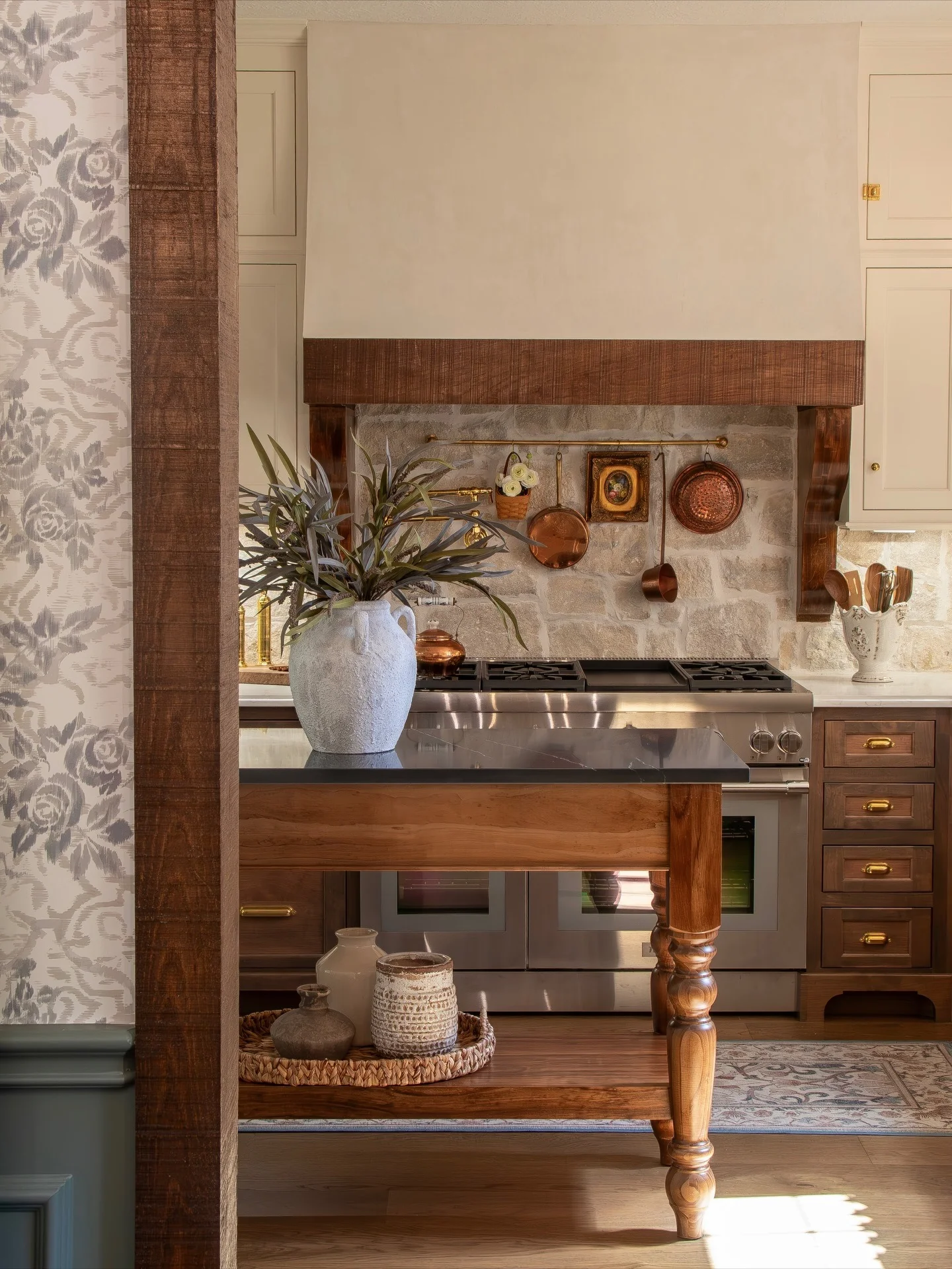 11. Spanish Kitchen with Stone Backsplash and Wood Accents (Spanish Style Kitchen Ideas)