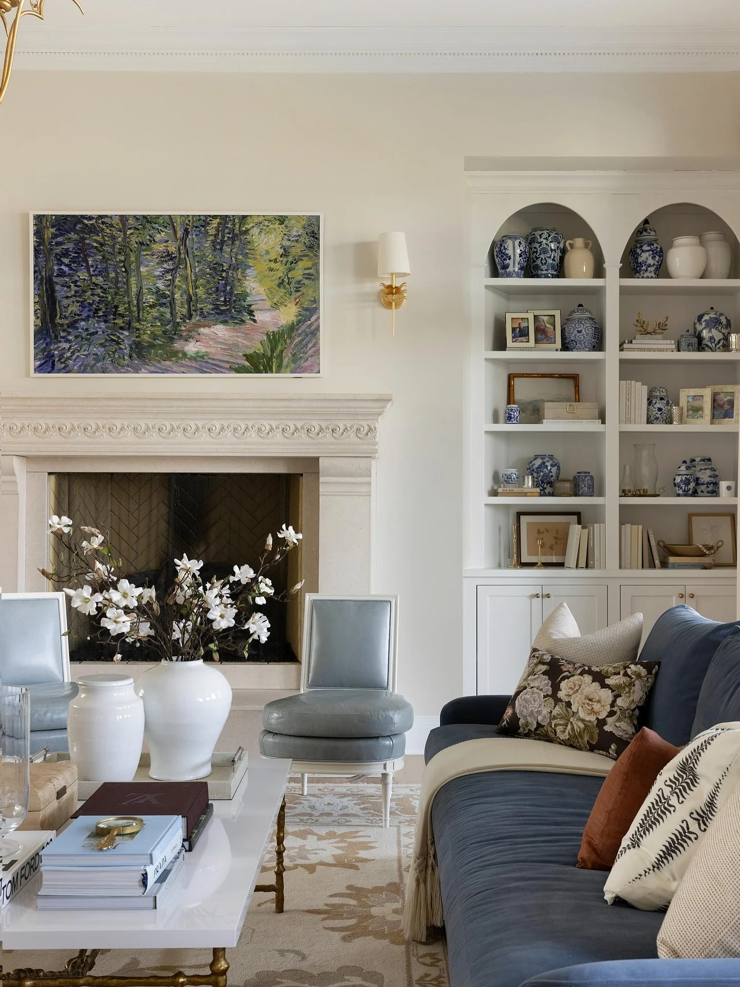 10. Elegant Traditional Living Room in Blue and Soft White (Living Room Design Ideas)