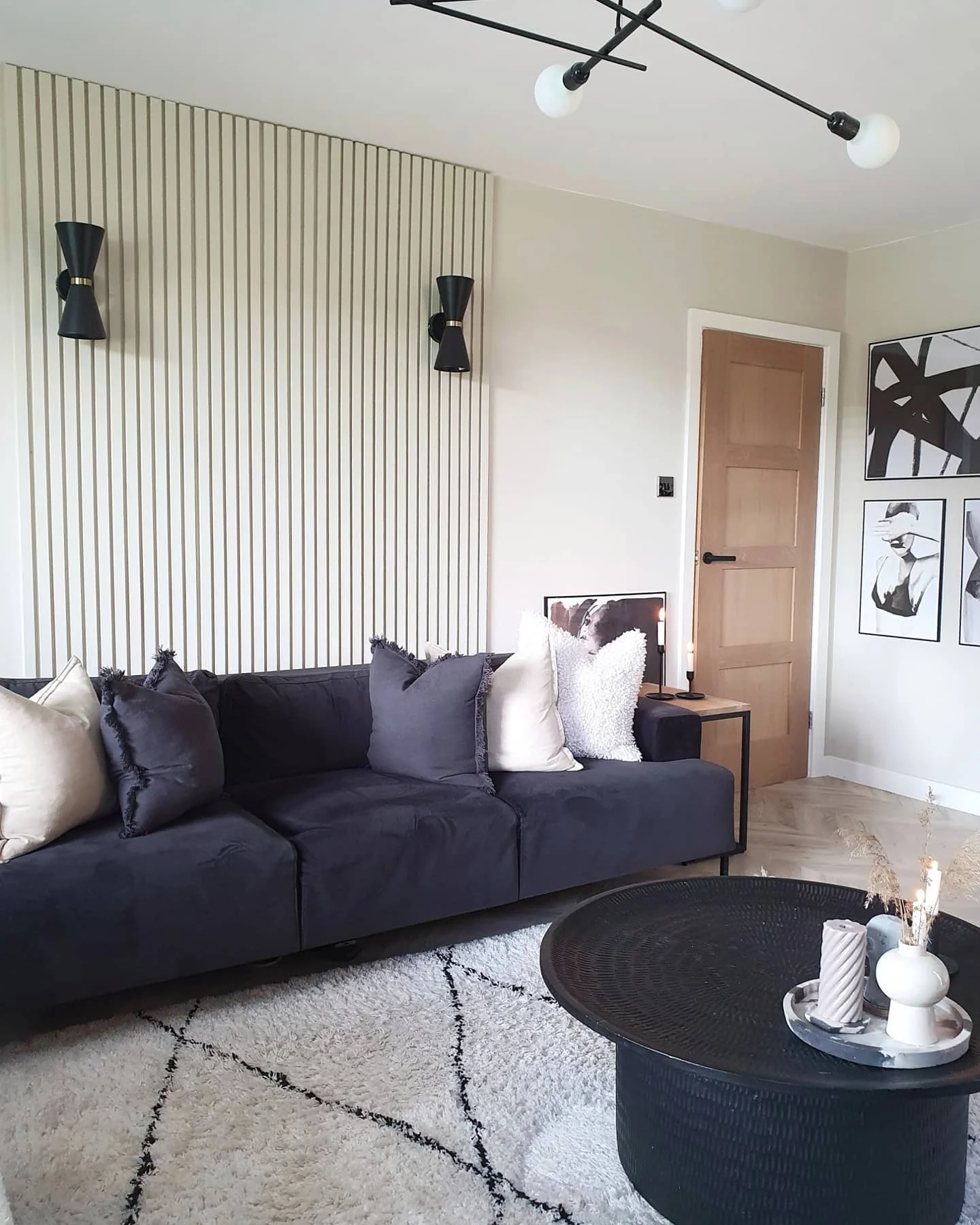 8. Contemporary Minimal Living Room in Black and Warm Neutral (Minimal Living Room Ideas)