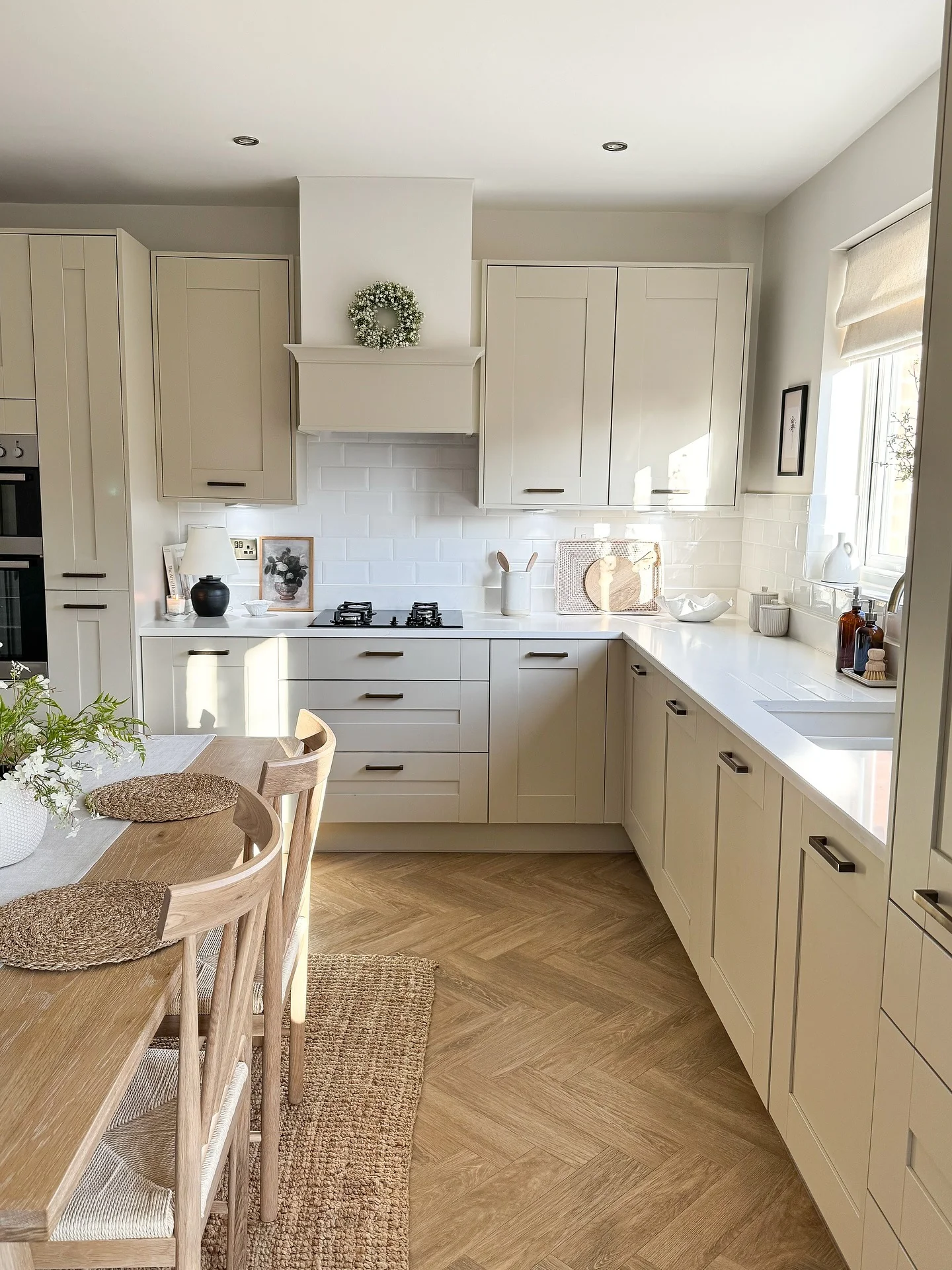 11. Soft Cream Shaker Kitchen with Herringbone Flooring (Long Narrow Kitchen Ideas)