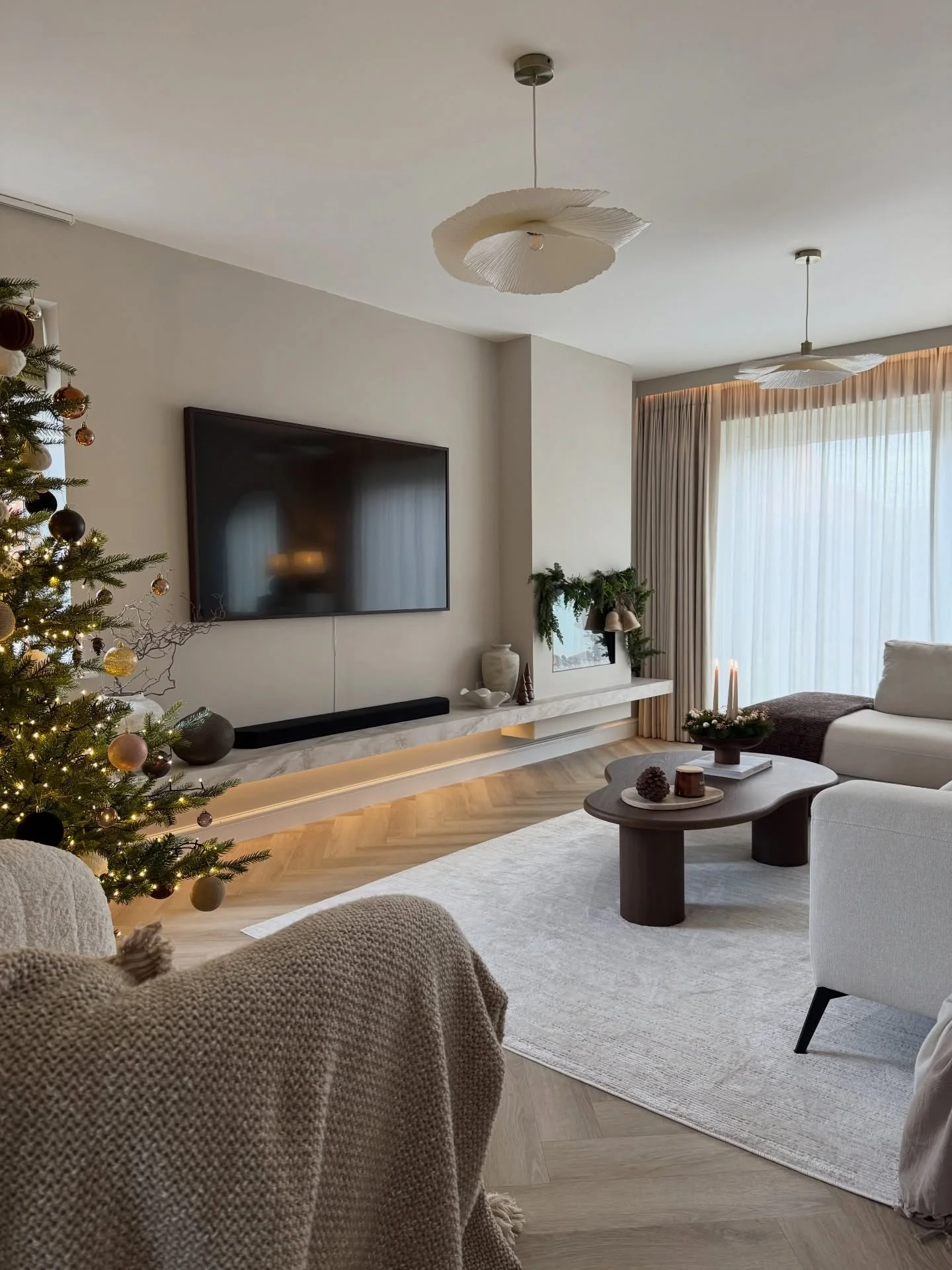 10. Minimal Neutral Rug in a Contemporary Living Space (Living Room Rug Ideas)