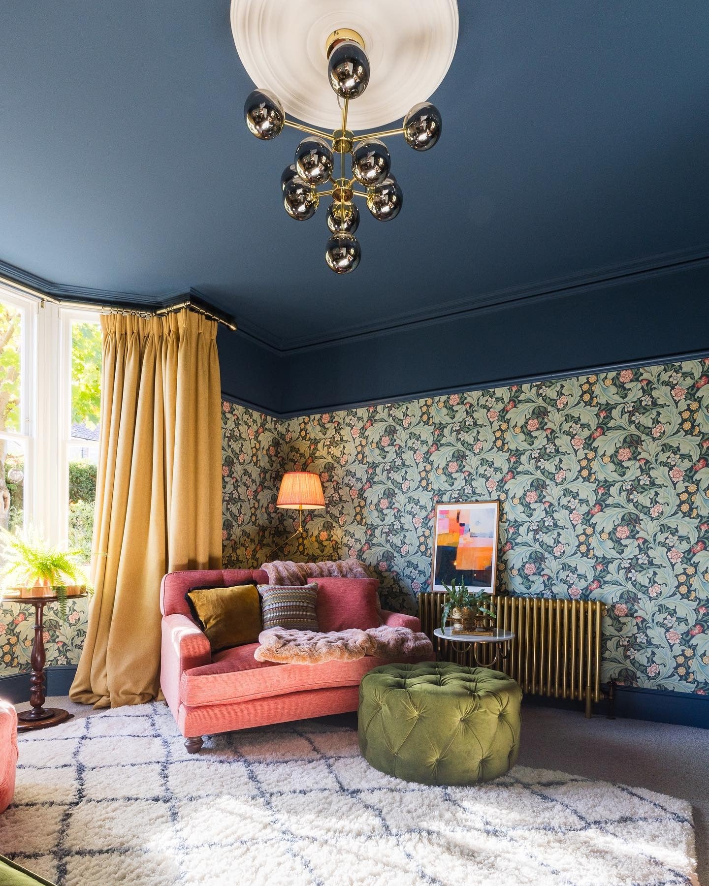 9. Patterned Wallpaper With Pink and Olive Accents (Victorian Living Room Ideas)