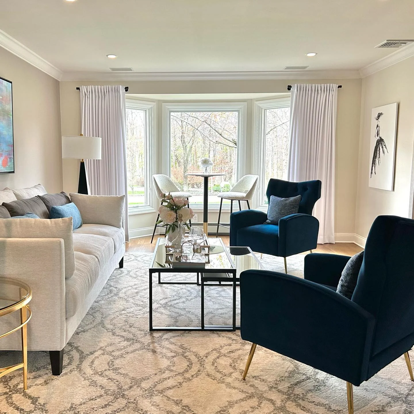 7. Navy and Ivory Refined Sitting Room (Contemporary Small Living Room Ideas)