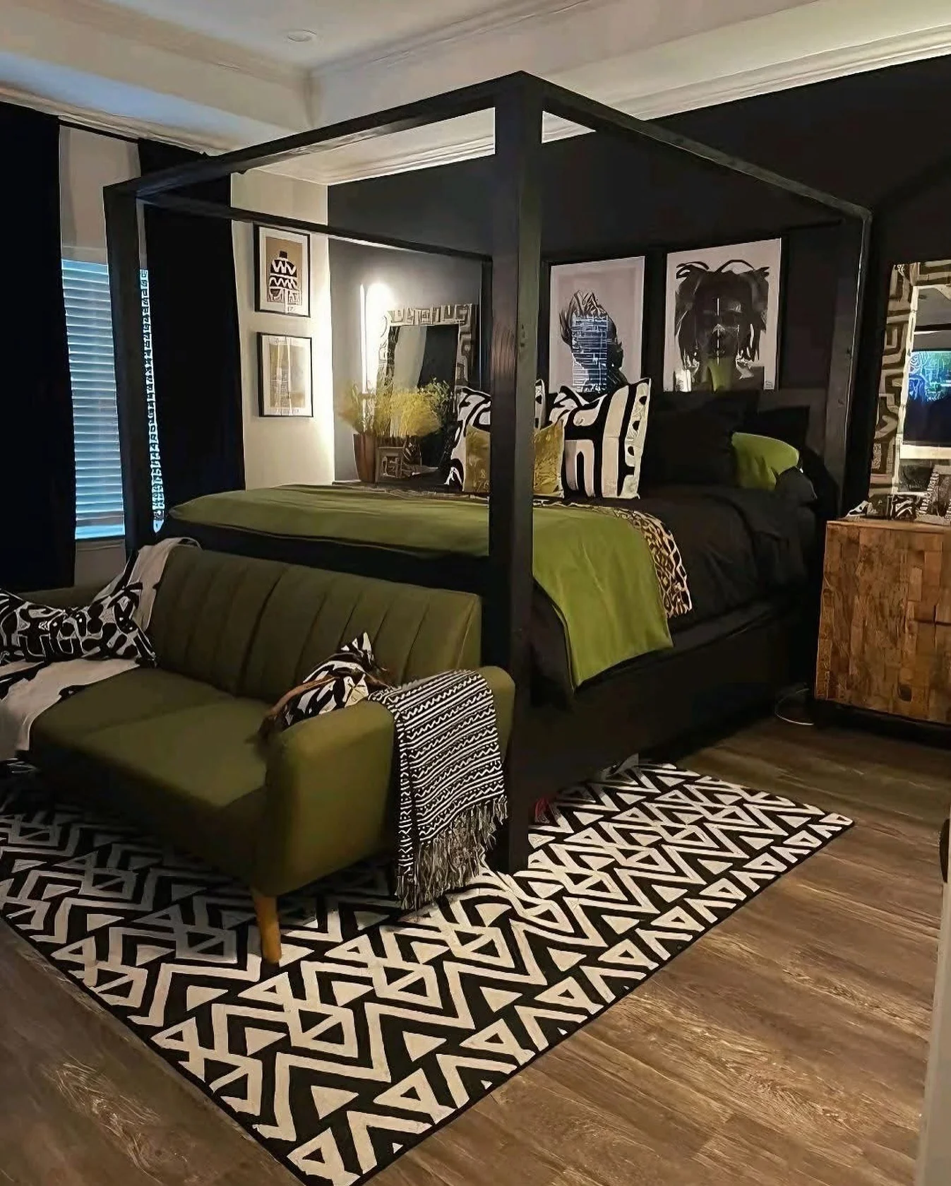 9. Black Four-Poster Statement Bedroom (Bedroom Ideas with Black Furniture)