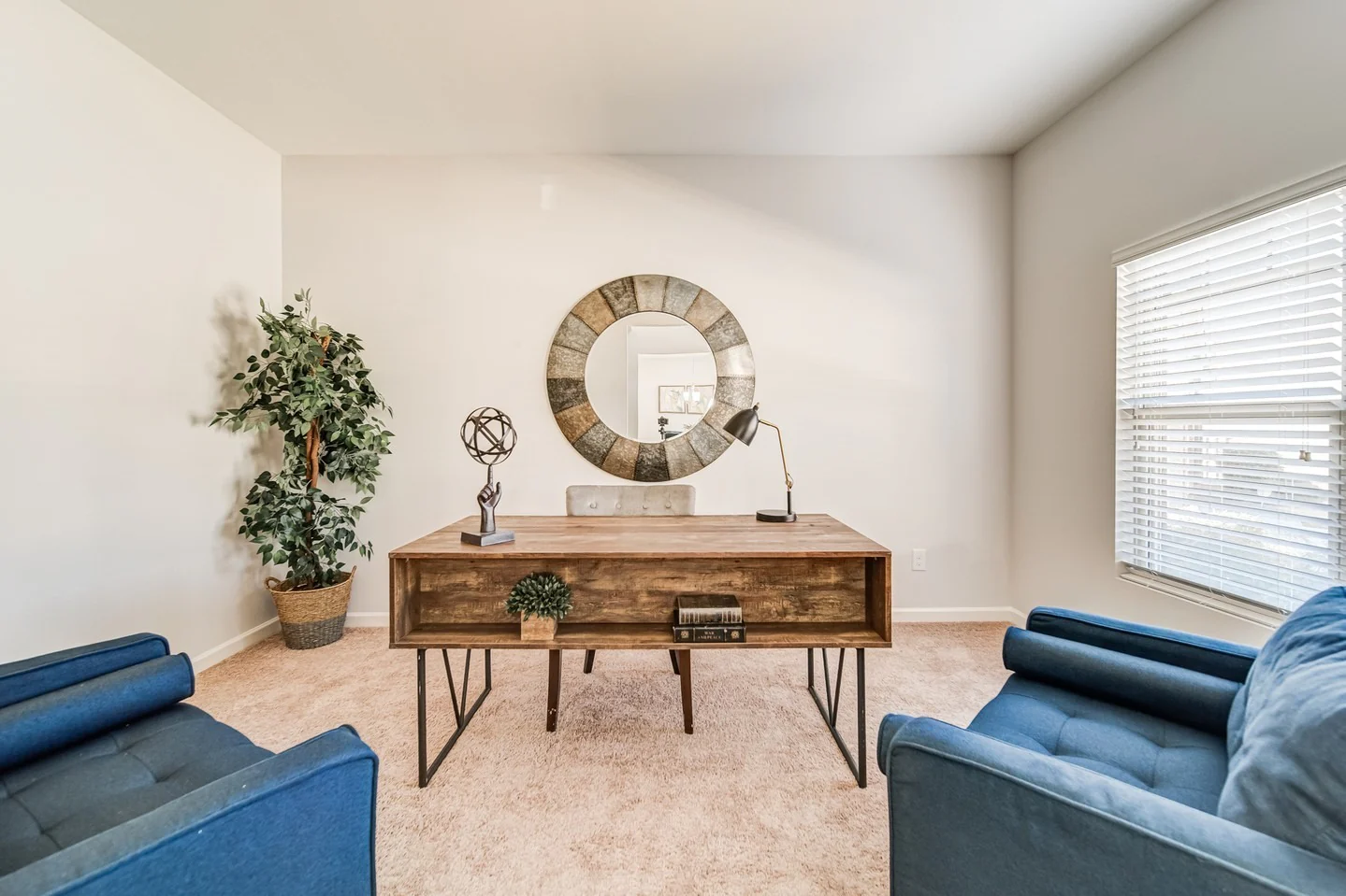 9. Minimal Rustic Seating Office (Rustic Home Office Ideas)