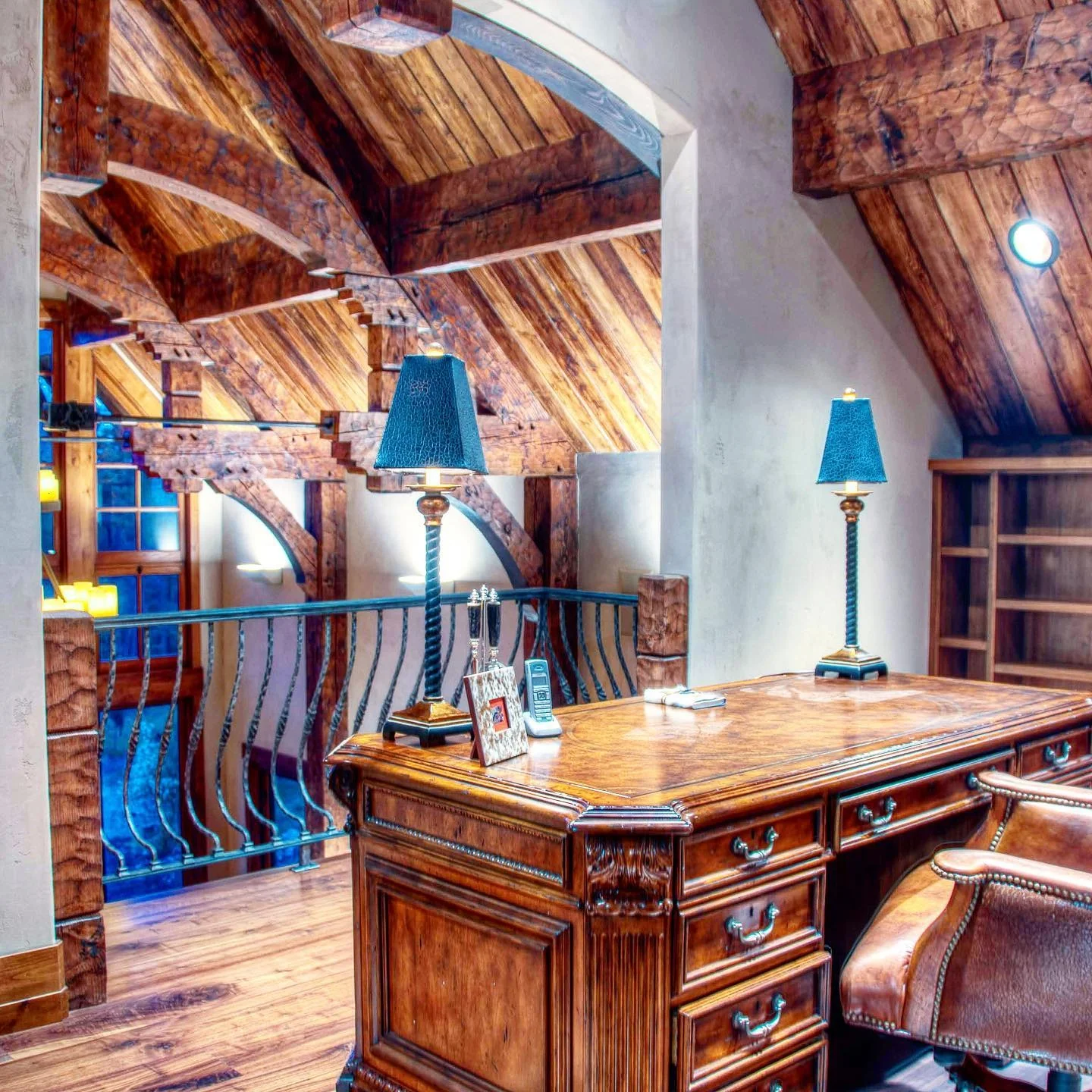 8. Timber Loft Workstation (Rustic Home Office Ideas)