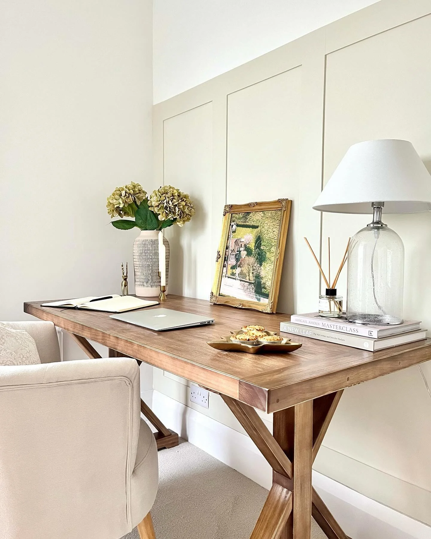 10. Soft Rustic Writing Desk (Rustic Home Office Ideas)