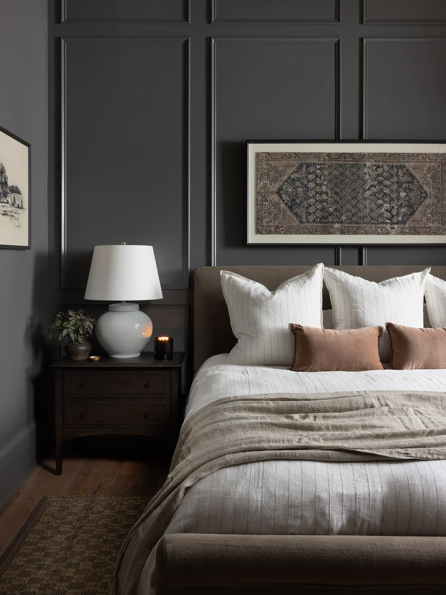9. Charcoal Paneling with Warm Undertones (Jazz Bedroom Ideas)