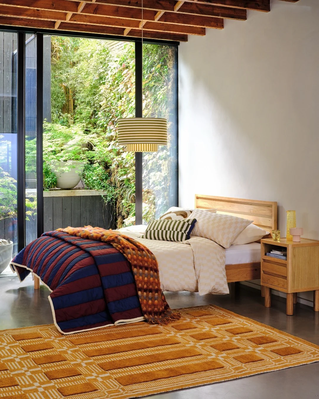 4. Modern Oak Minimalism with Bold Accents (Oak Bedroom Ideas)