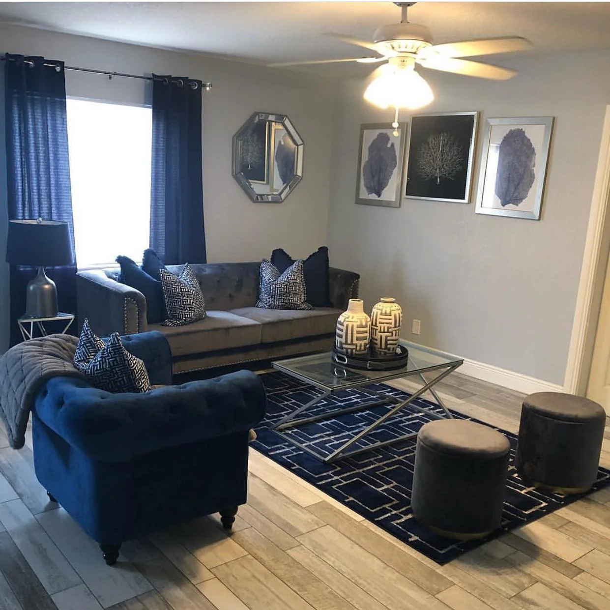 3. Contemporary Gray and Navy Sitting Room (Navy Blue Living Room Ideas)