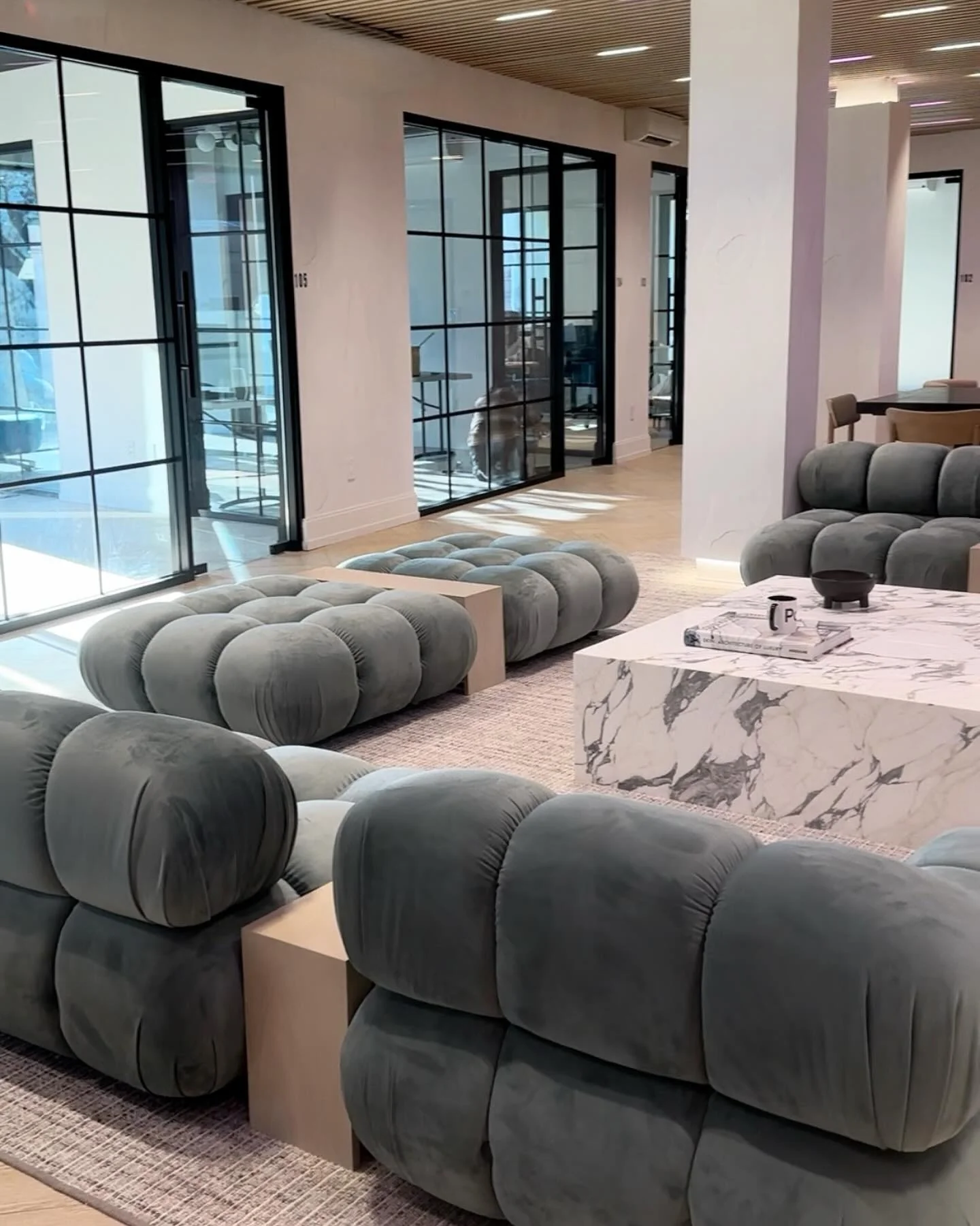 7. Marble and Velvet Modern Lounge (Lounge Office Room Ideas)