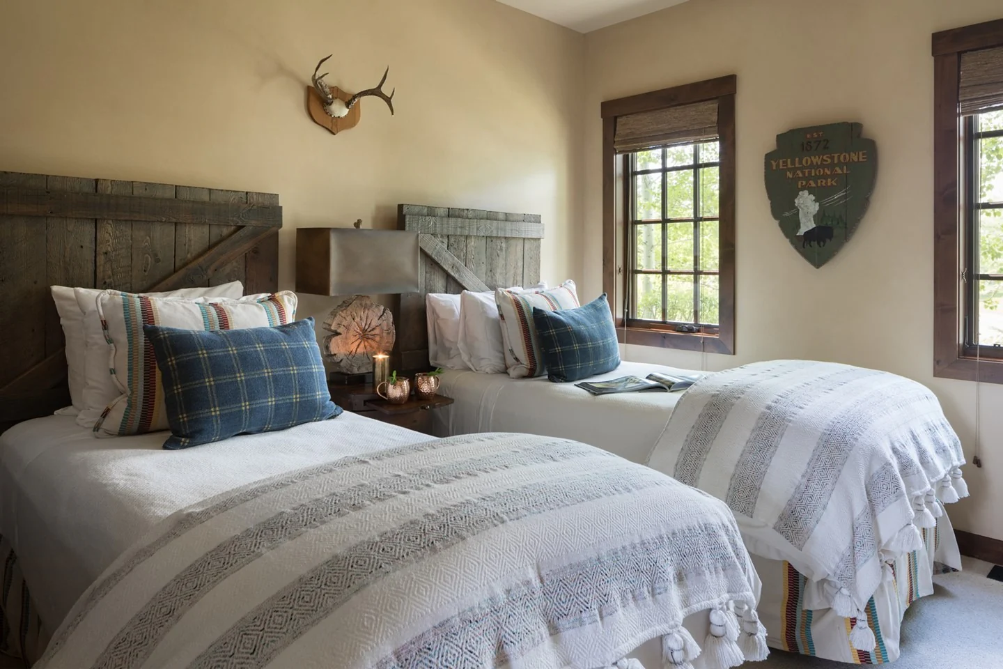 10. Rustic Twins with Western Textiles (Cabin Bedroom Ideas)