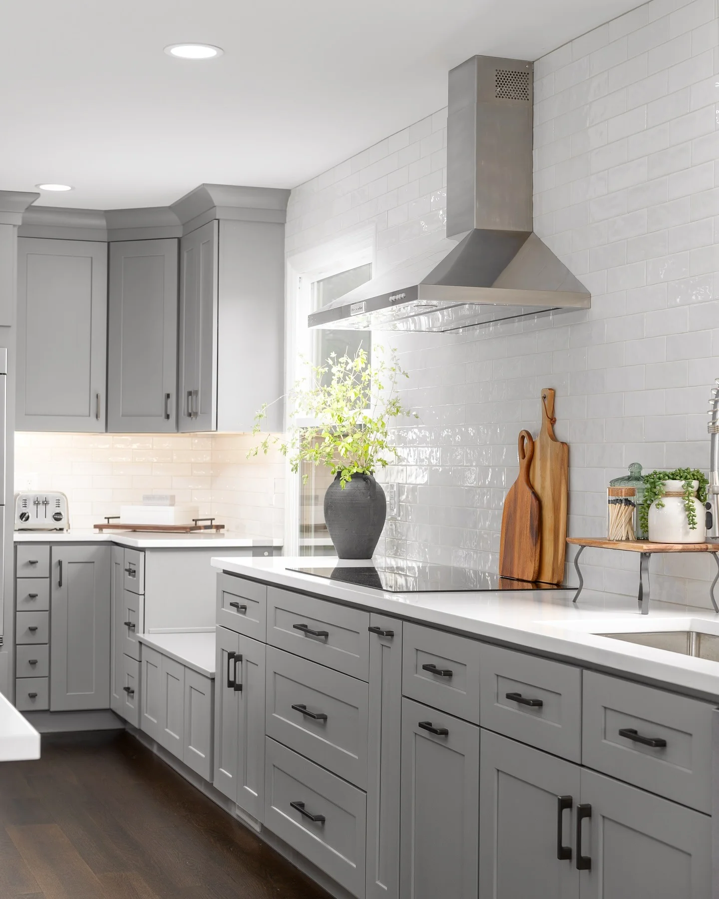 8. Smoky Grey Transitional Style (Grey Kitchen Ideas)