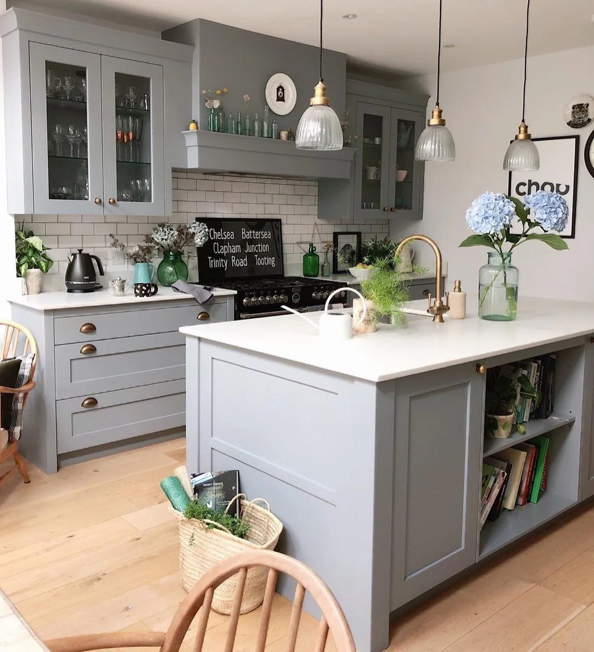 10. Muted Grey Country Comfort (Grey Kitchen Ideas)