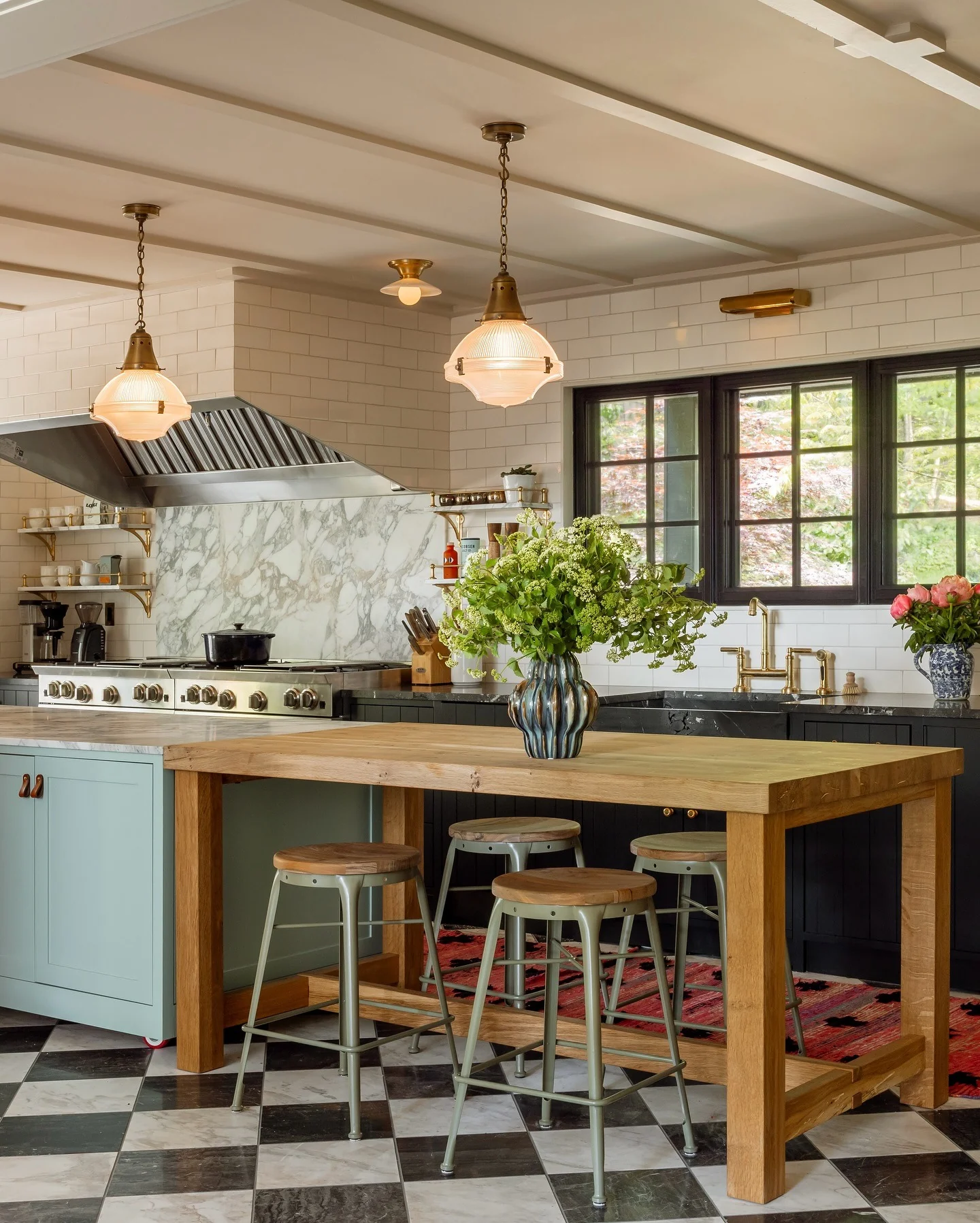 10. Artisan Layers of Wood and Marble (Earth Tones Kitchen Ideas)