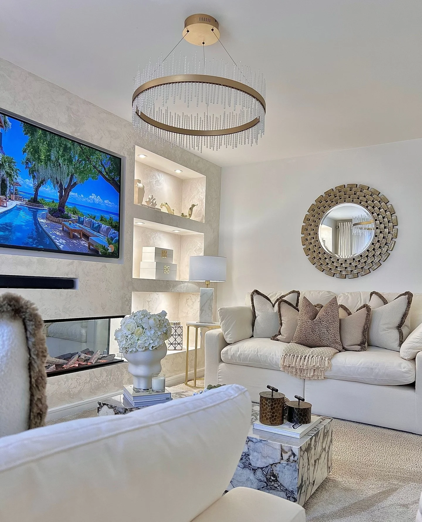 11. Glamorous Neutrals with Gold Accents (Light Living Room Ideas)