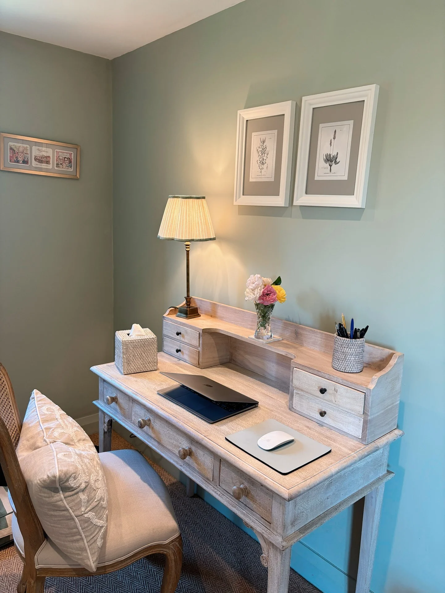 2. Classic Cottage Desk Charm (Home Office Ideas for Her)