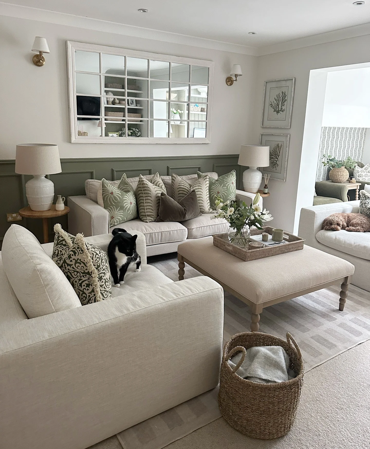 15. Nature-Inspired Modern Classic (Neutral Living Room Ideas)